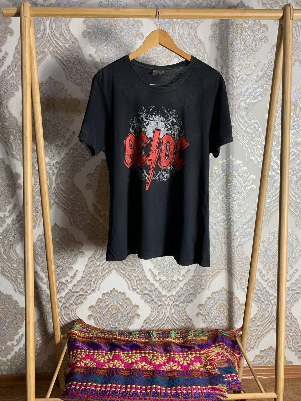 Band Tees VERY RARE AC/DC ROCK T-SHIRT WORLD TOUR BIG LOGO RETRO 90s Size US M / EU 48-50 / 2 - 1 Thumbnail