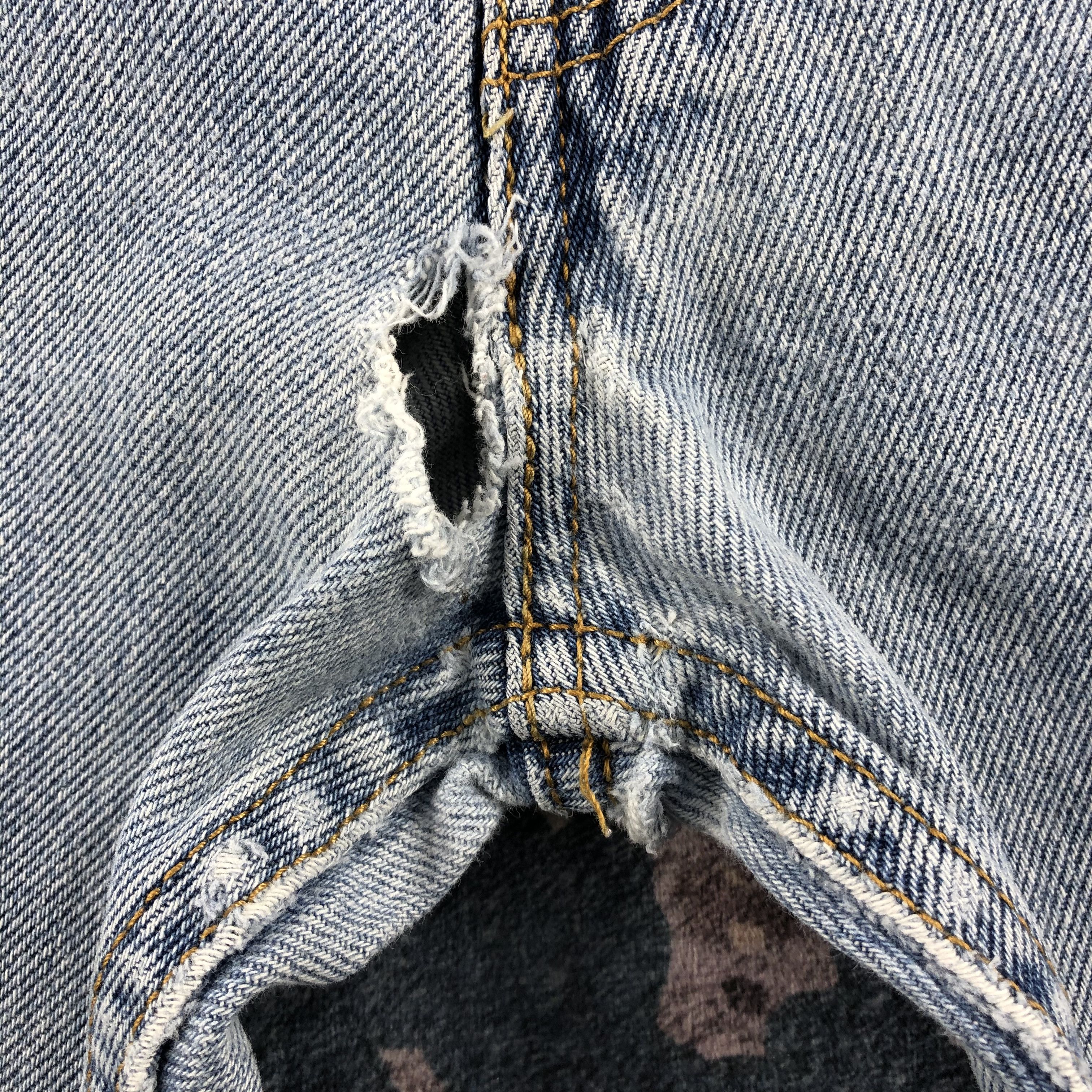 Levi's × Vintage Vintage Light Wash Levis 505 Jeans-JM2684 Size US 36 / EU 52 - 11 Thumbnail