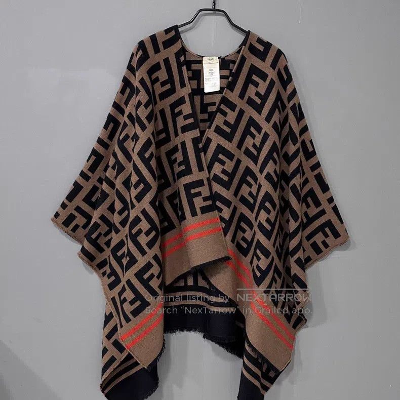 Fendi Fendi Monogram printed shawl cloak jacket Size M / US 6-8 / IT 42-44 - 1 Thumbnail