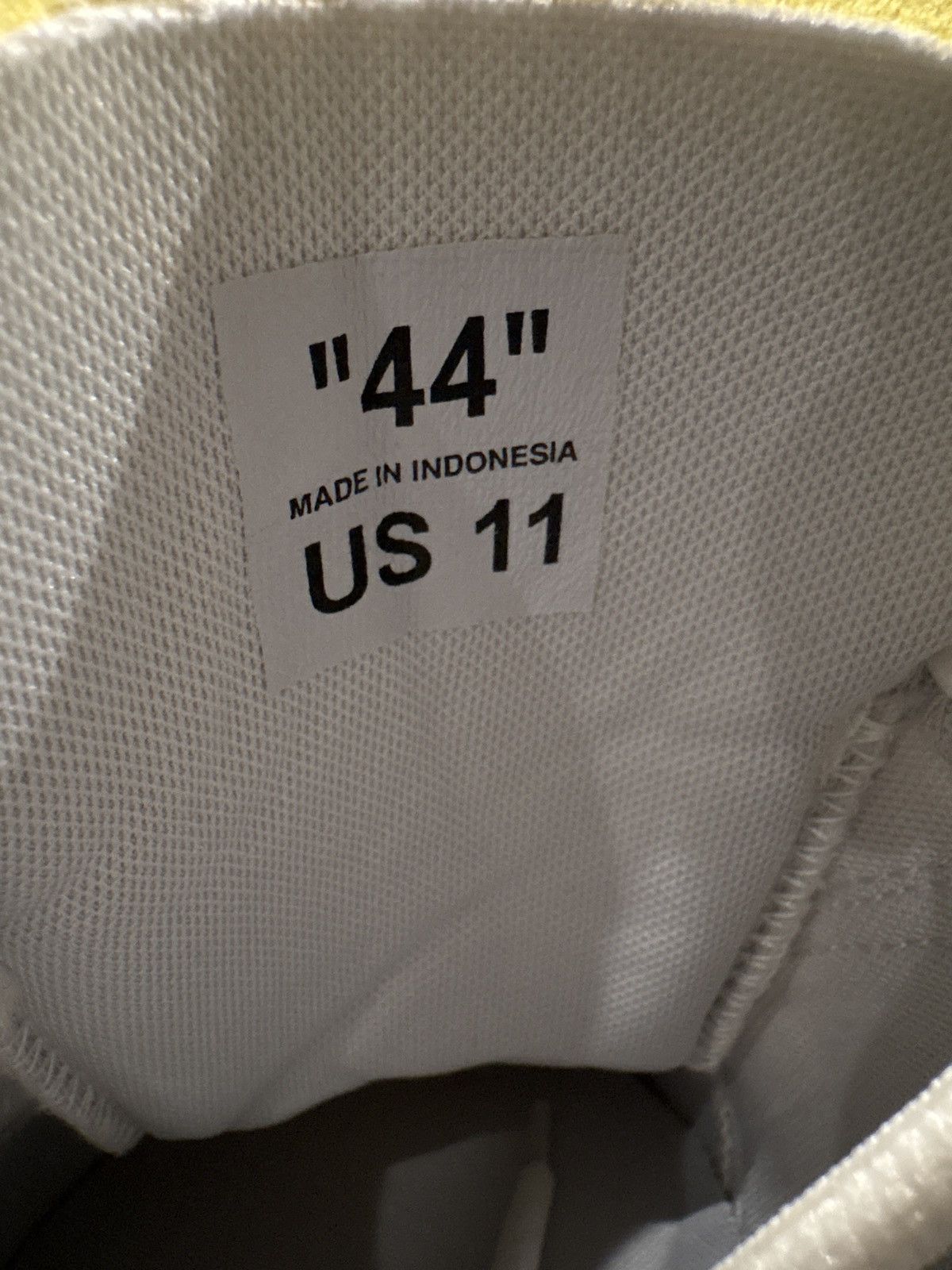 Off-White Off-White Vulcanized 779 Dollar White Size US 11 / EU 44 - 5 Thumbnail