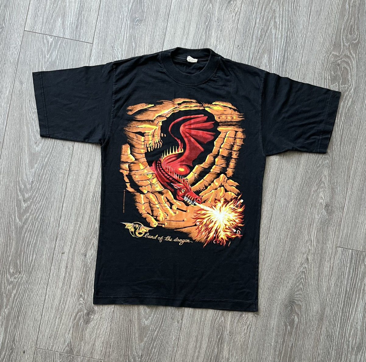 Band Tees Vintage 1992 Land of the Dragon Fantasy T-Shirt Y2K 90s Size US M / EU 48-50 / 2 - 1 Thumbnail