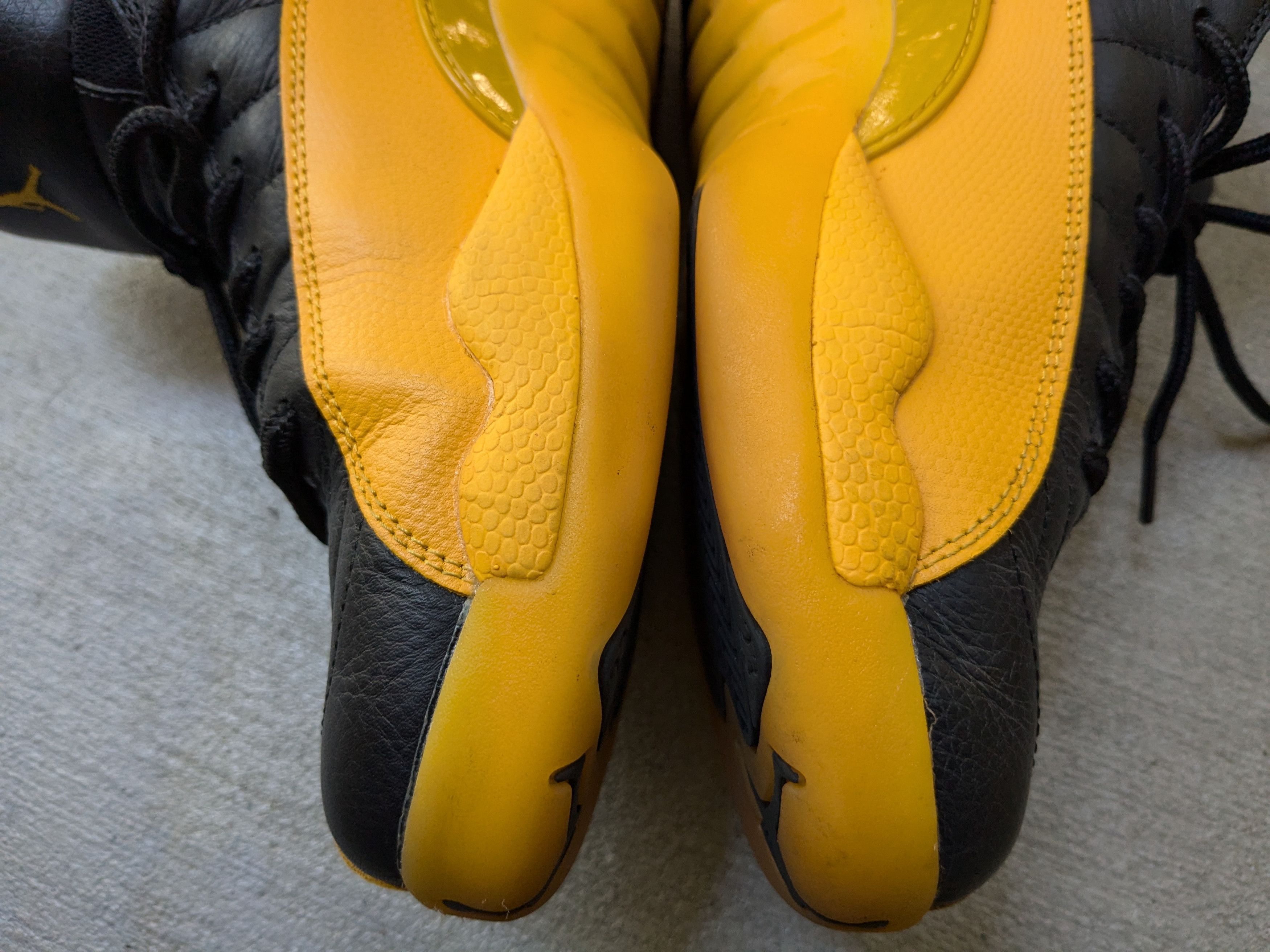 Jordan Brand Nike Air Jordan 12 Retro University Gold 8.5 Yellow Black Size US 8.5 / EU 41-42 - 11 Thumbnail