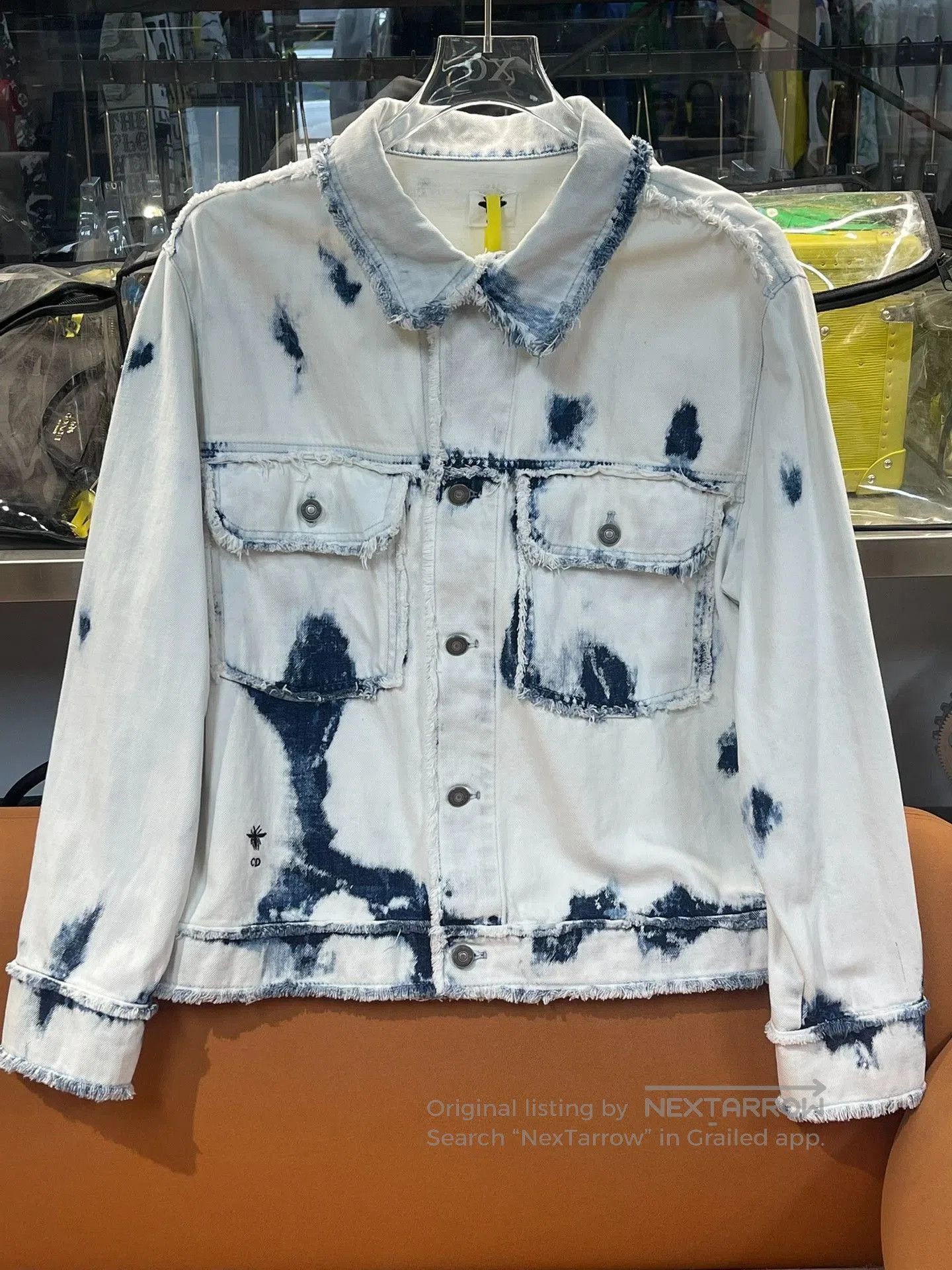 Dior DIOR Embroidered Bee Ice Dye Denim Jacket. Size S / US 4 / IT 40 - 1 Thumbnail