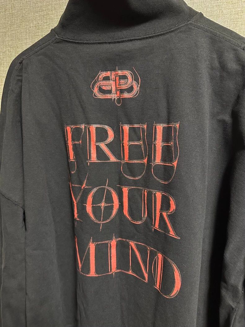 Balenciaga Balenciaga Sanskrit God's Eye Distressed High Neck Long Sl Size US S / EU 44-46 / 1 - 6 Thumbnail