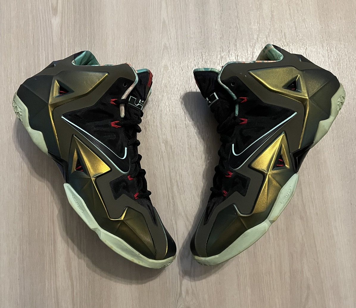 Designer × Nike Nike LeBron 11 Kings Pride Original Box And Receipt Sz 9.5 Size US 9.5 / EU 42-43 - 2 Thumbnail