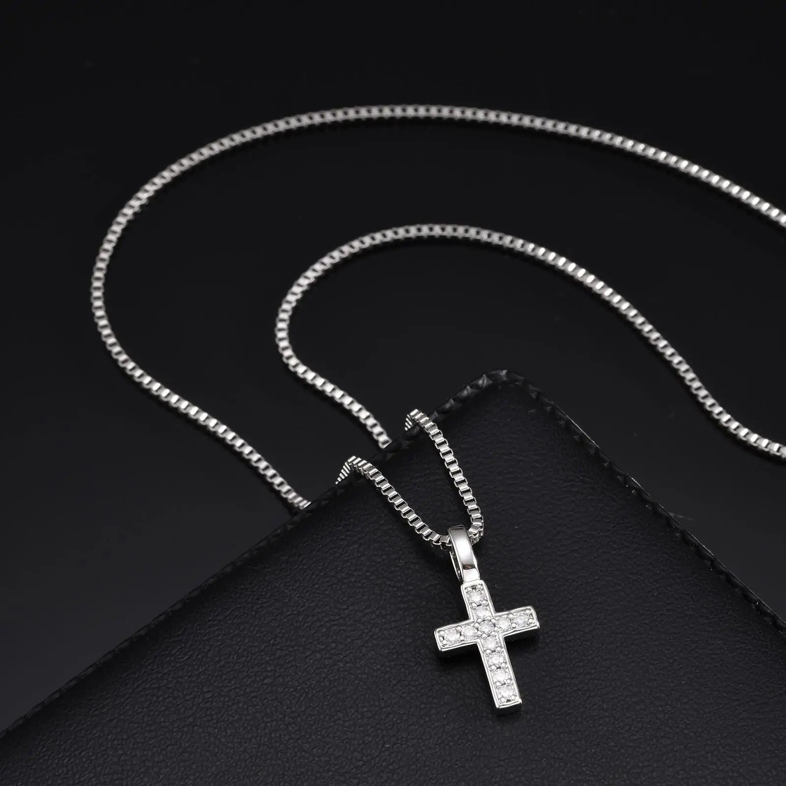 Vintage Small Cross Necklace Size ONE SIZE - 5 Thumbnail