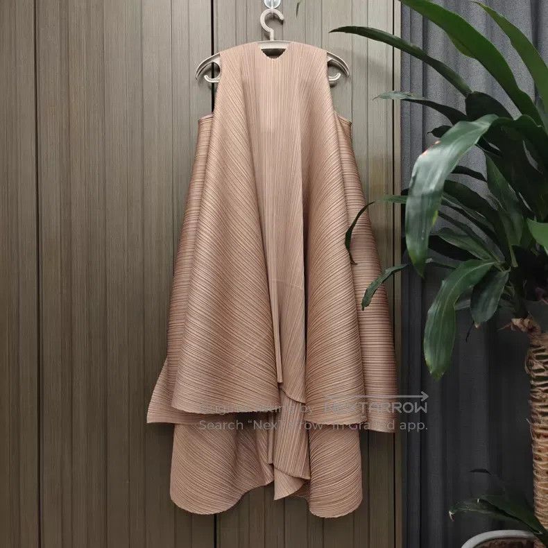 Issey Miyake Issey Miyake Champagne Drawstring Cape Dress Size L / US 10 / IT 46 - 2 Thumbnail