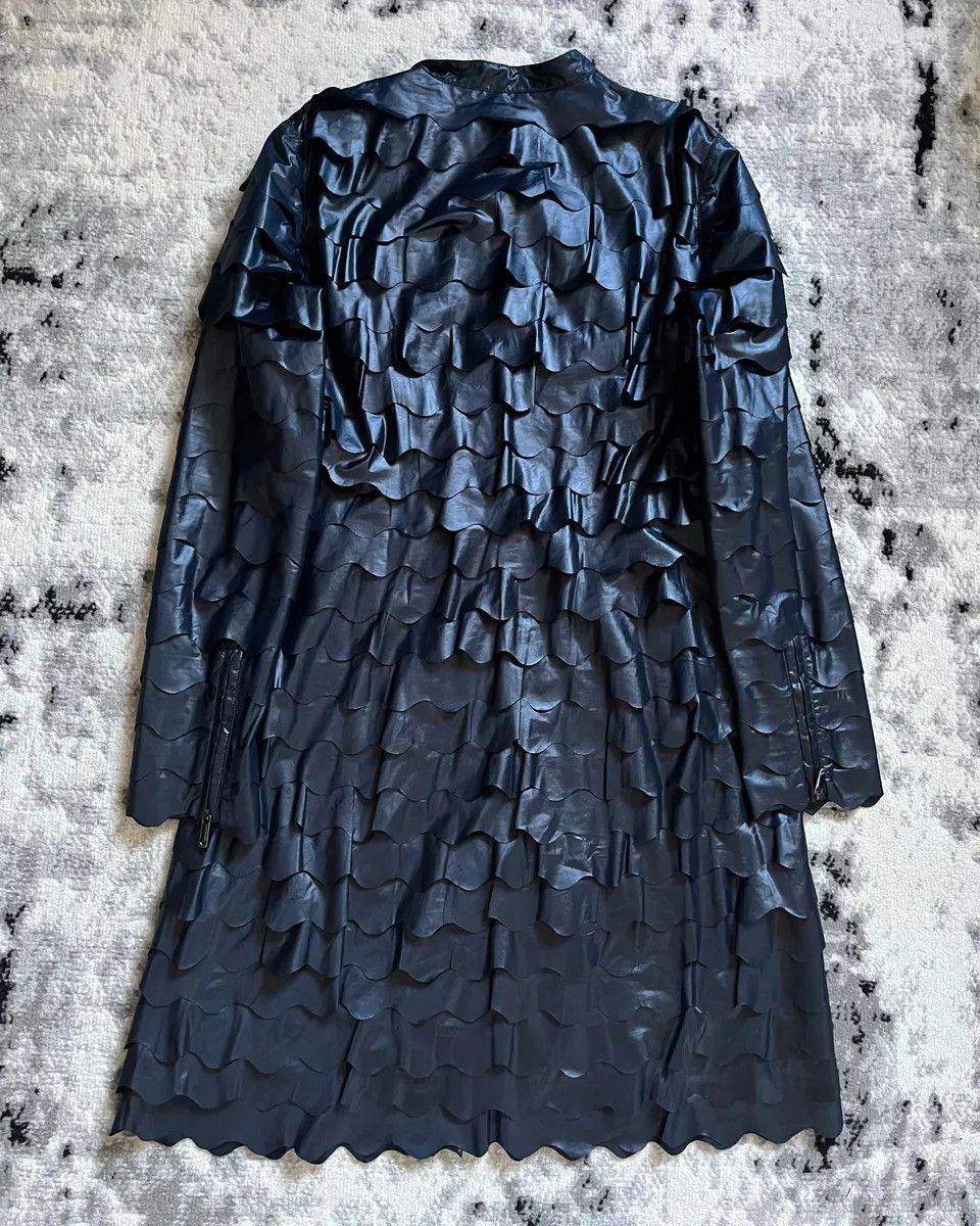Emporio Armani × Vintage AW2015 Emporio Armani Navy Relief Waterproof Trench Jacket Size L / US 10 / IT 46 - 2 Thumbnail