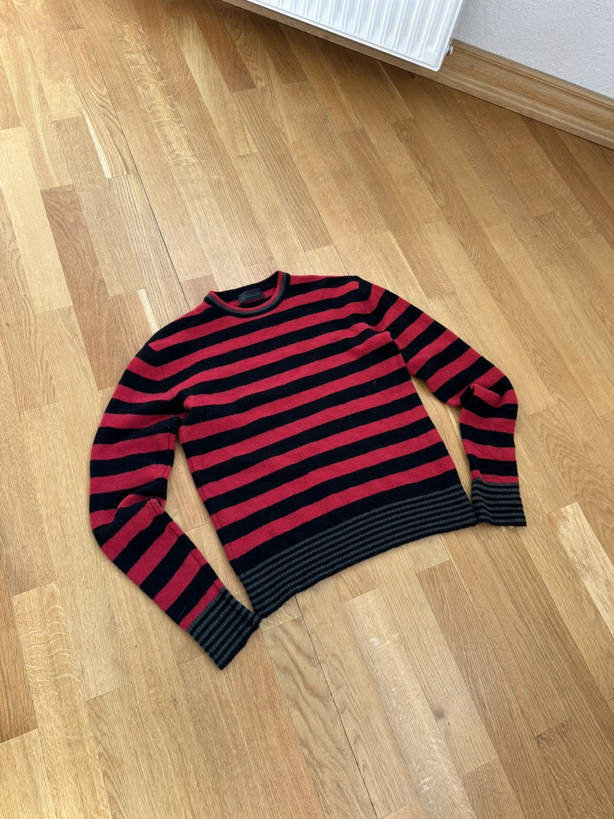 Diesel Vintage Diesel Black Gold Sweater Red Size L / US 10 / IT 46 - 1 Thumbnail