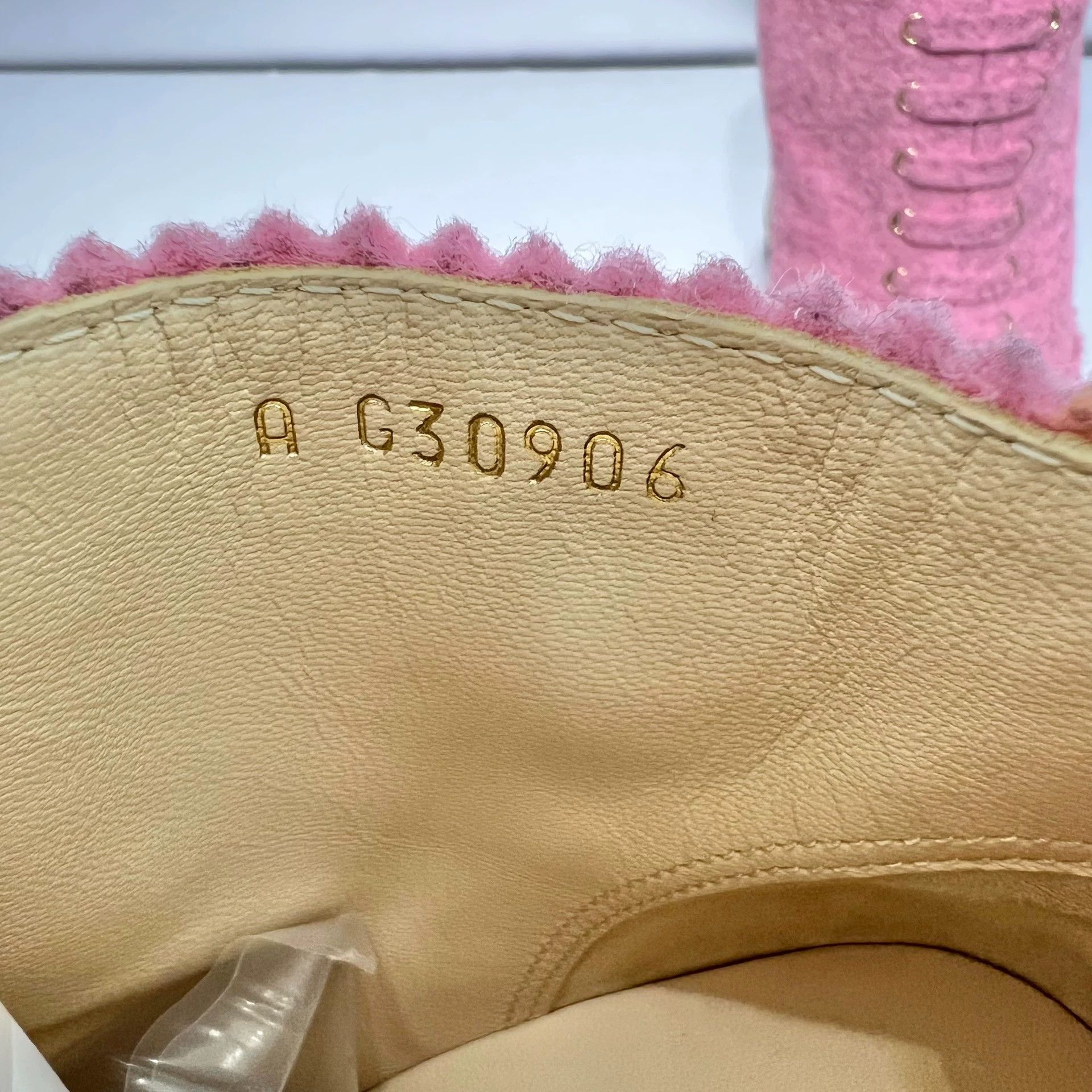 Chanel [Chanel] Pink Wool Quilted Chunky Heel Ankle Boots Size US 7 / IT 37 - 9 Thumbnail