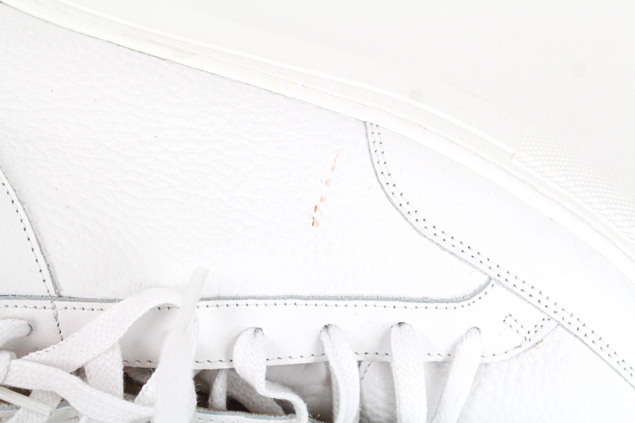 Suitsupply EU44 White Grained Leather Laced 72585 Size US 11 / EU 44 - 14 Thumbnail