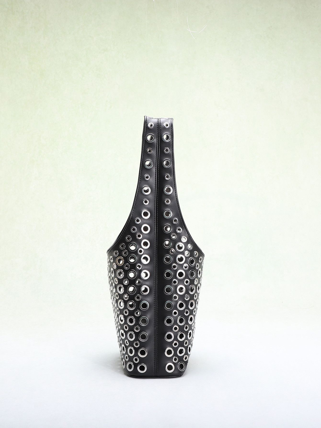 Japanese Brand Punk hollow rivet bucket bag Size ONE SIZE - 3 Thumbnail