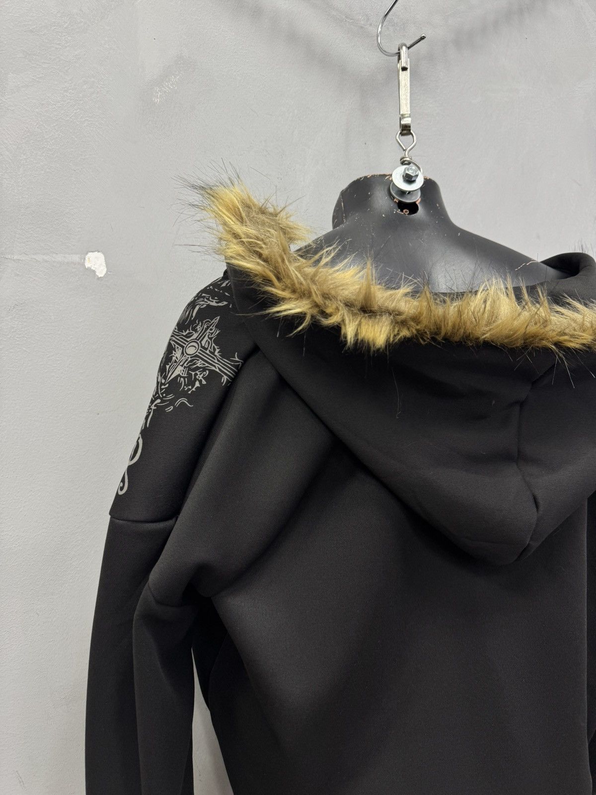 Le Grande Bleu (L.G.B.) Archive carti style legrandebleu fur fuzzy gothic hoodie Size US M / EU 48-50 / 2 - 11 Thumbnail