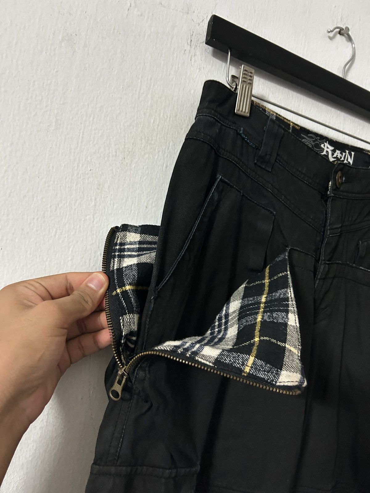 If Six Was Nine 2000’s Japanese Brand Rain black bondage lgb cargo pants Size US 28 / EU 44 - 6 Thumbnail