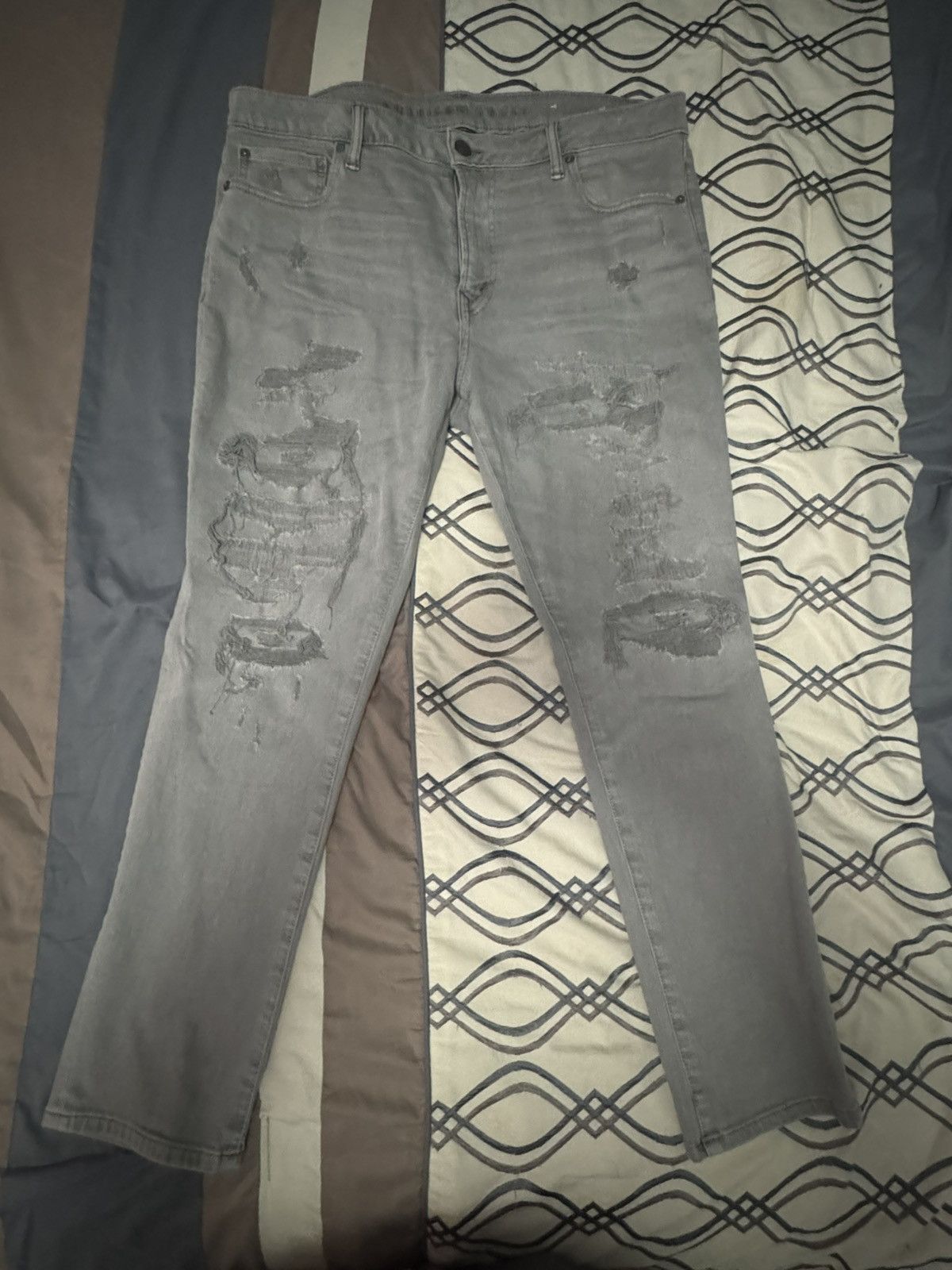 American Eagle Outfitters American Eagle Ripped Grey Jeans Size US 36 / EU 52 - 1 Thumbnail