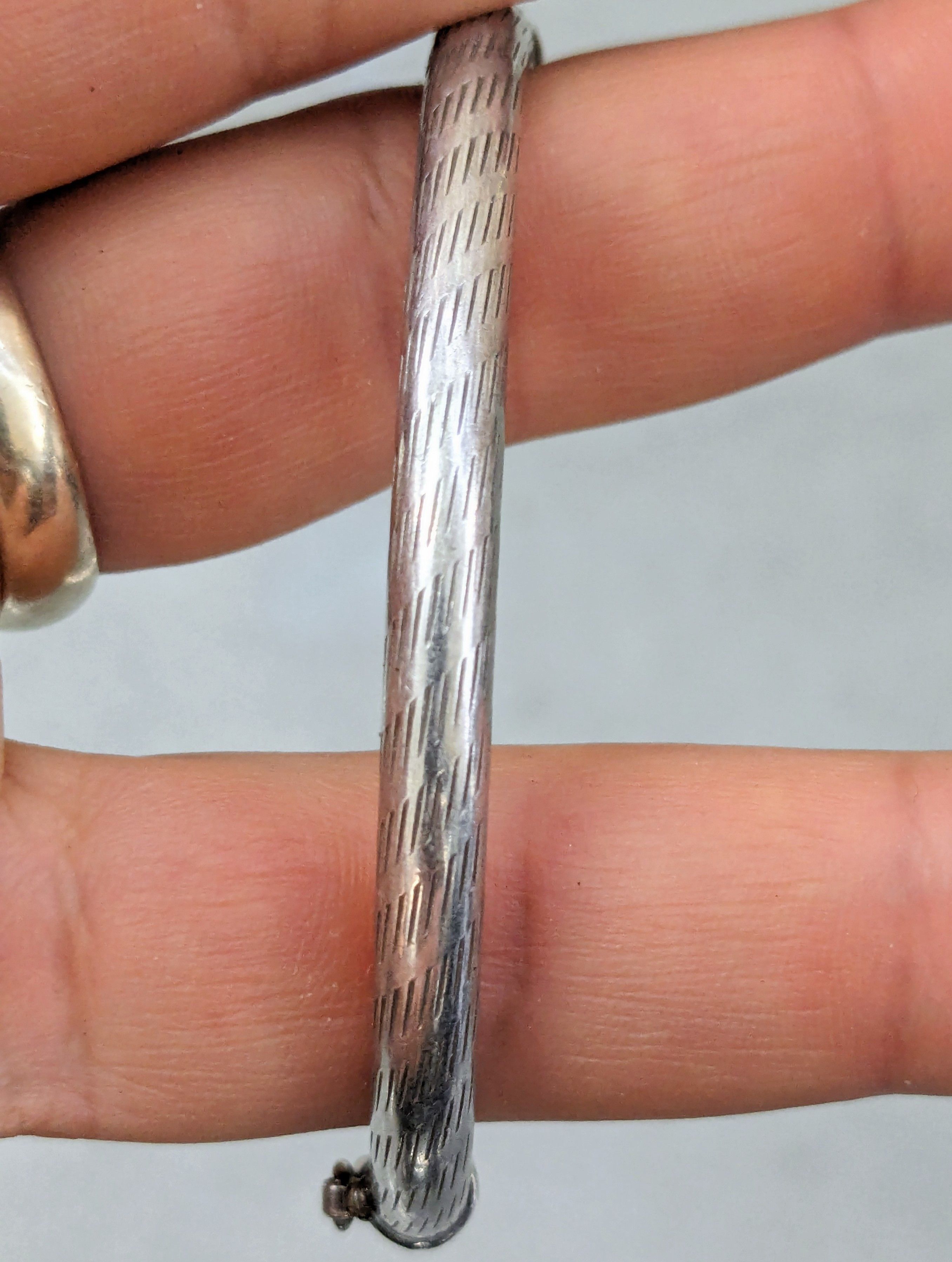 Jewelry Vintage Sterling Silver Bracelet Bangle 6.75" Hinge Italy Size ONE SIZE - 13 Thumbnail