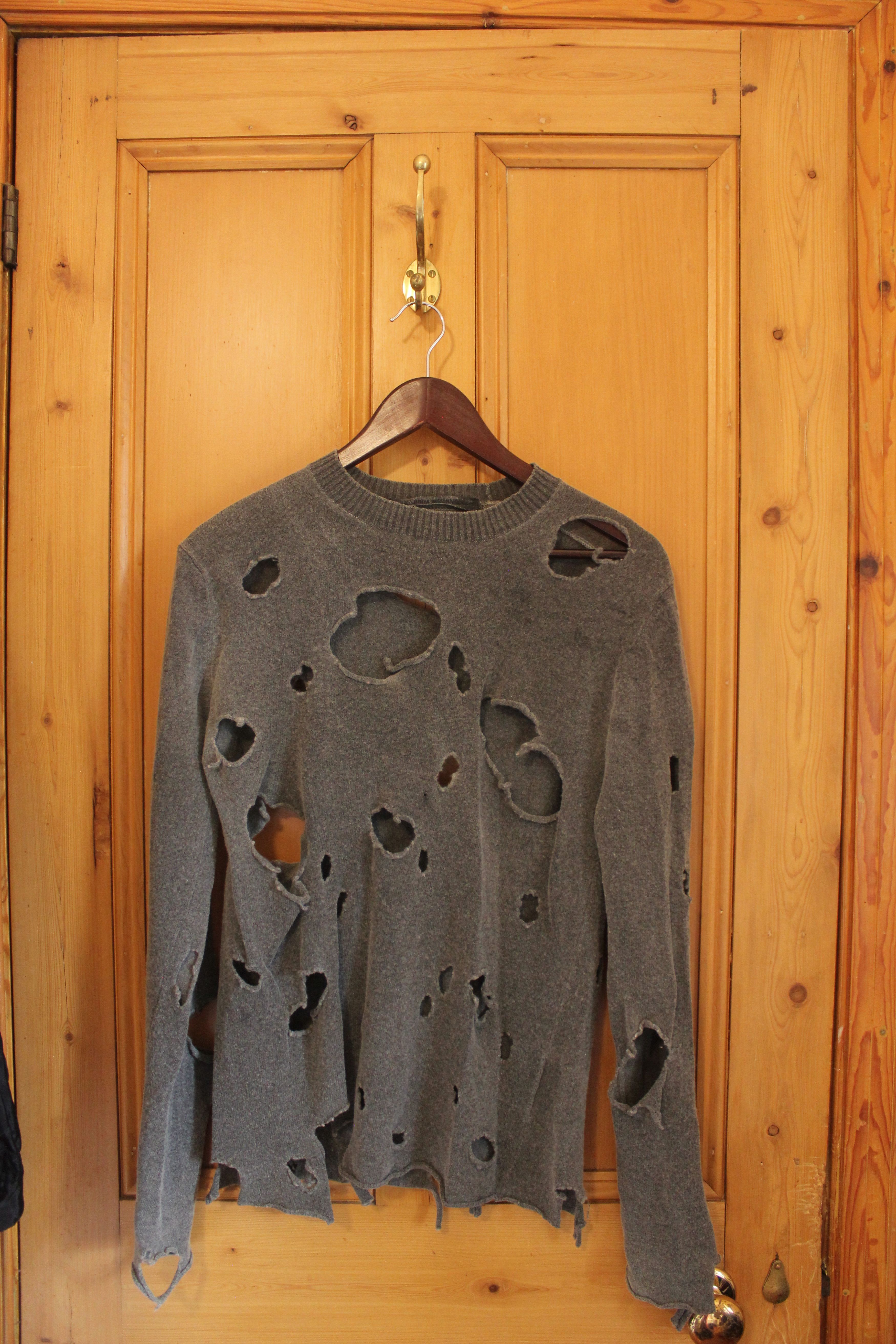 Junya Watanabe Junya Watanabe dystopic hole sweater 2004 Size M / US 6-8 / IT 42-44 - 1 Thumbnail