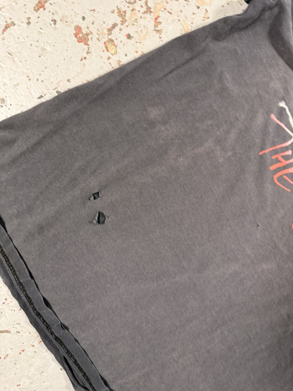 Pink Floyd Vintage Sun Faded Distressed Pink Floyd The Wall Ash Tee Size US XL / EU 56 / 4 - 9 Thumbnail