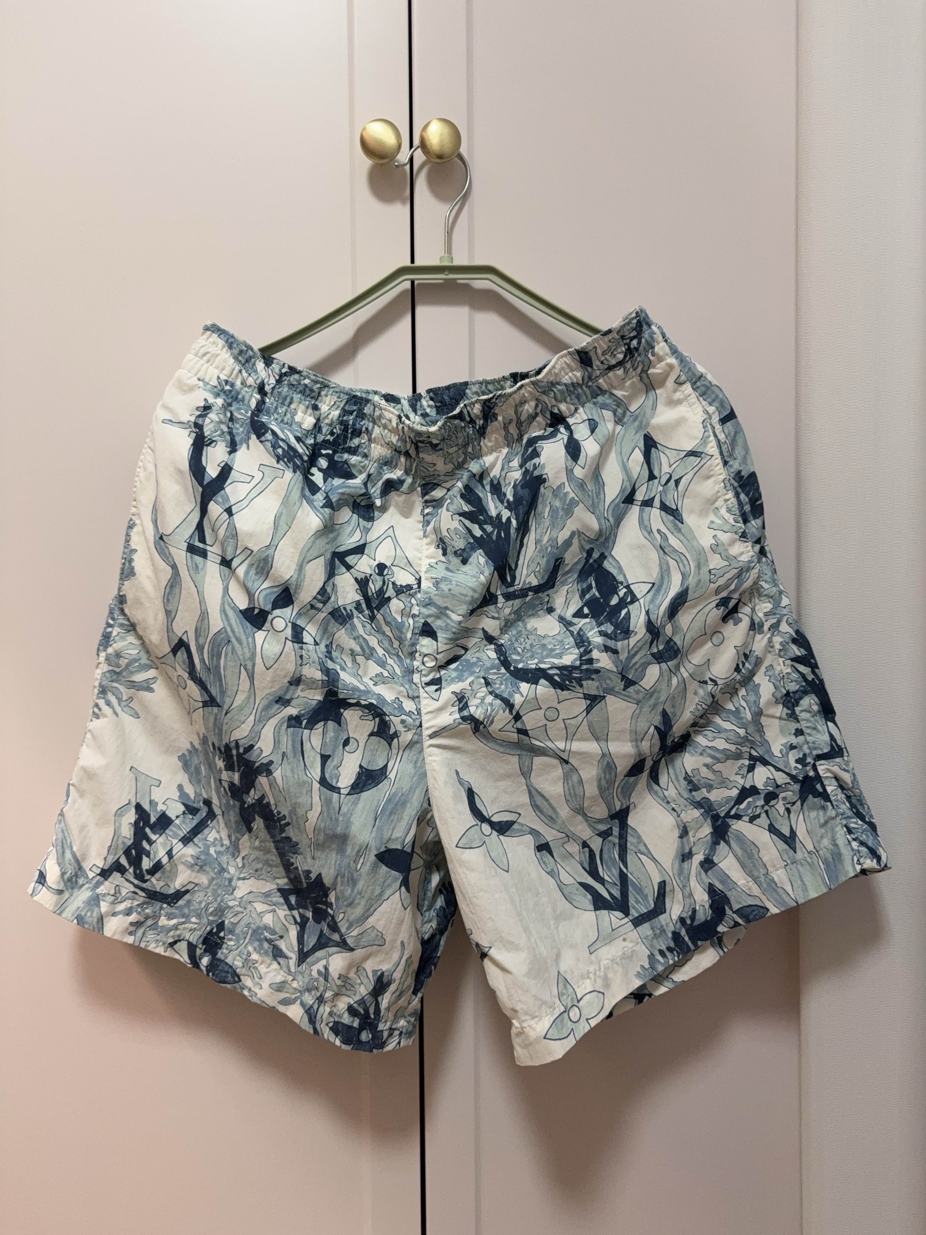 Louis Vuitton LOUIS VUITTON Monogram Print Swim Shorts Size M Size US 32 / EU 48 - 1 Thumbnail