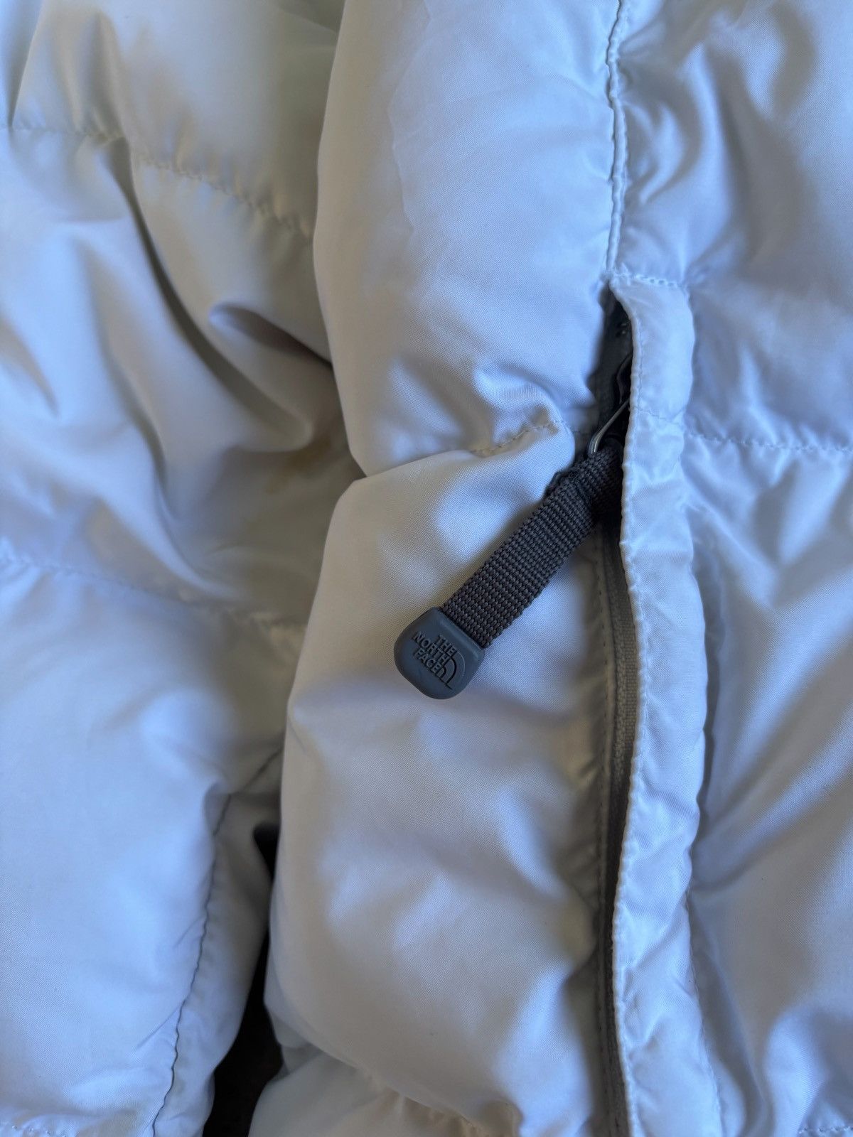 THE NORTH FACE NUPTSE 700 PUFFER JACKET