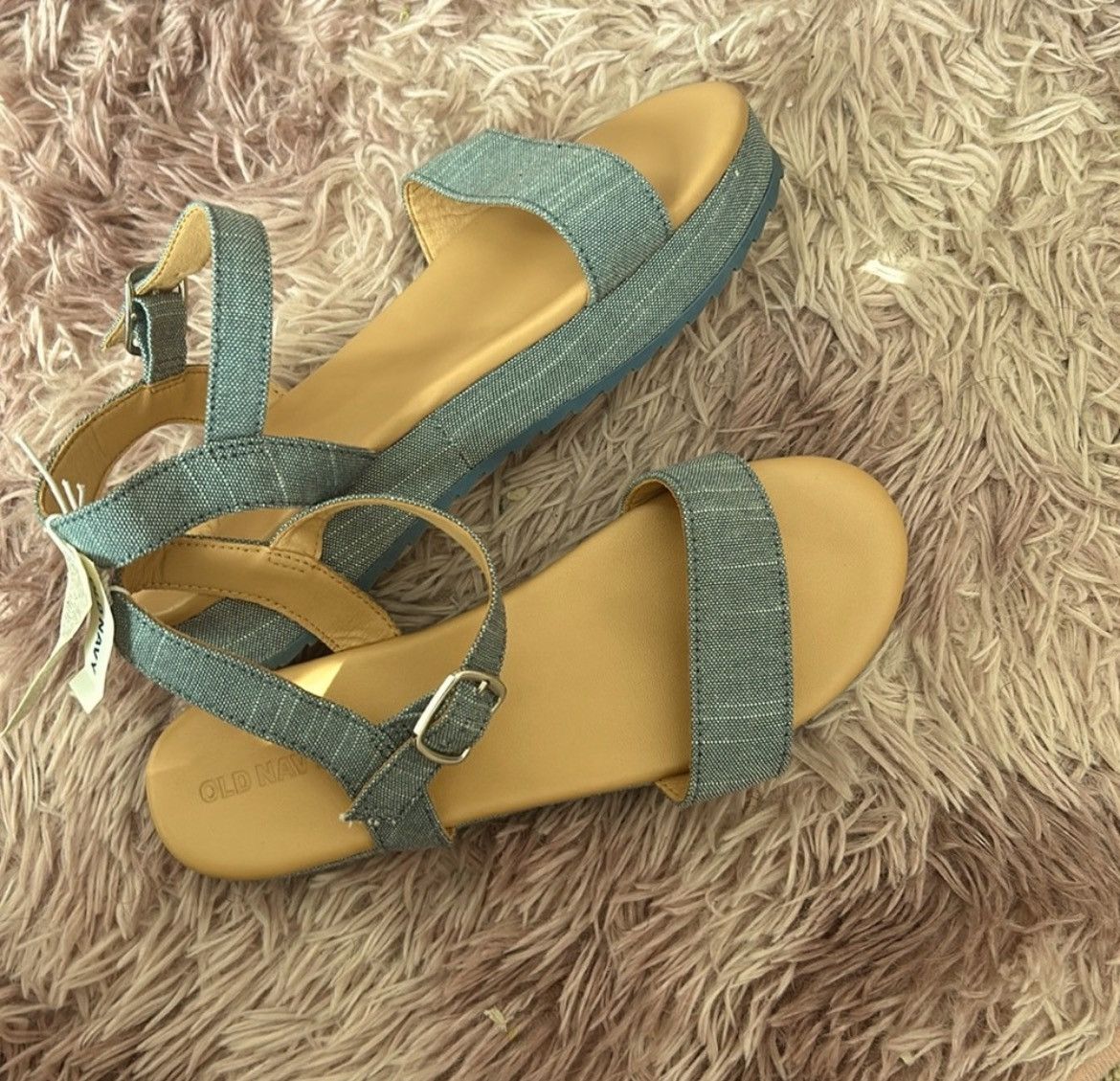 Old Navy $27 or make an offer Size US 5 / IT 35 - 1 Preview