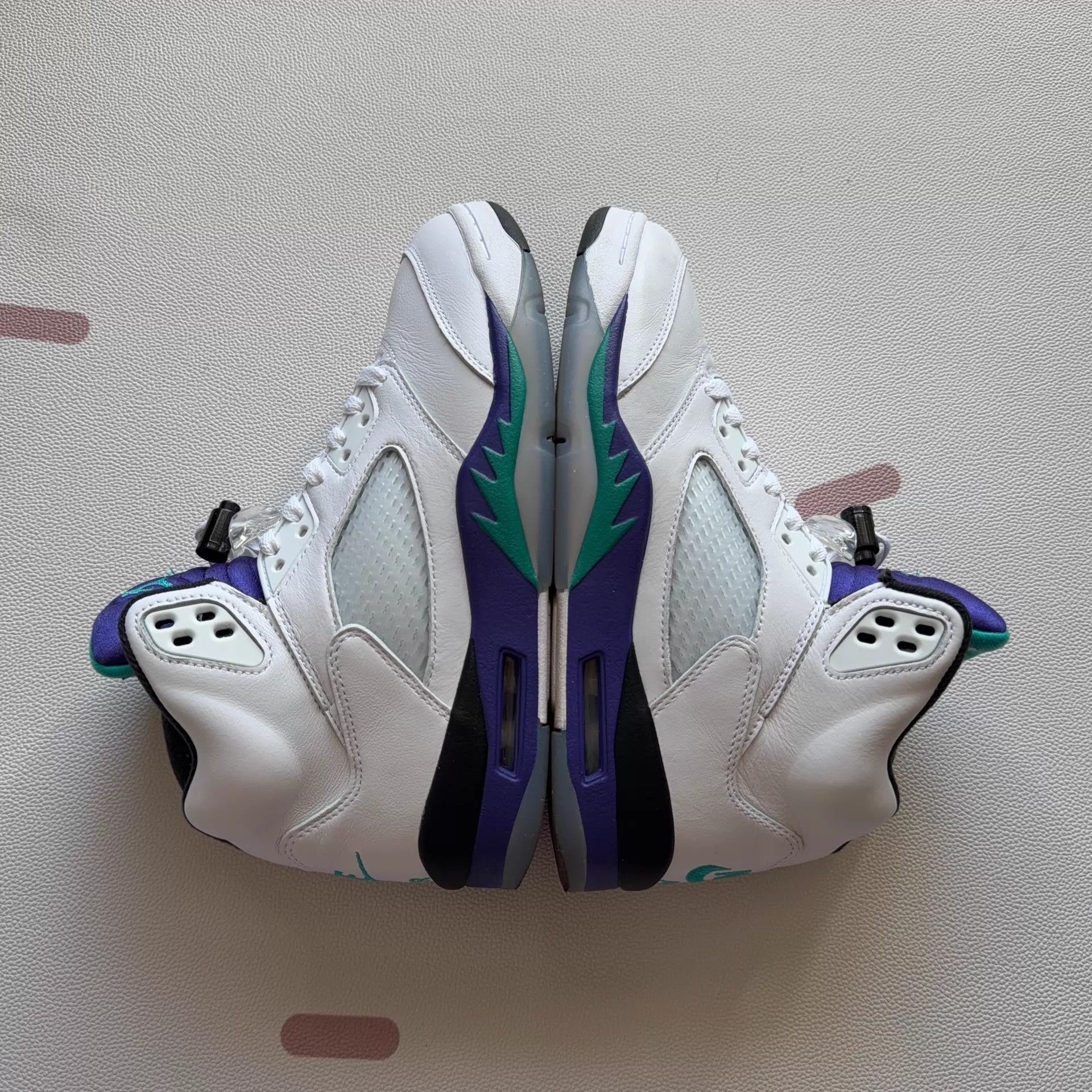Nike Nike Air Jordan 5 White Grape EUR 41 1 wear Size US 8 / EU 41 - 8 Thumbnail