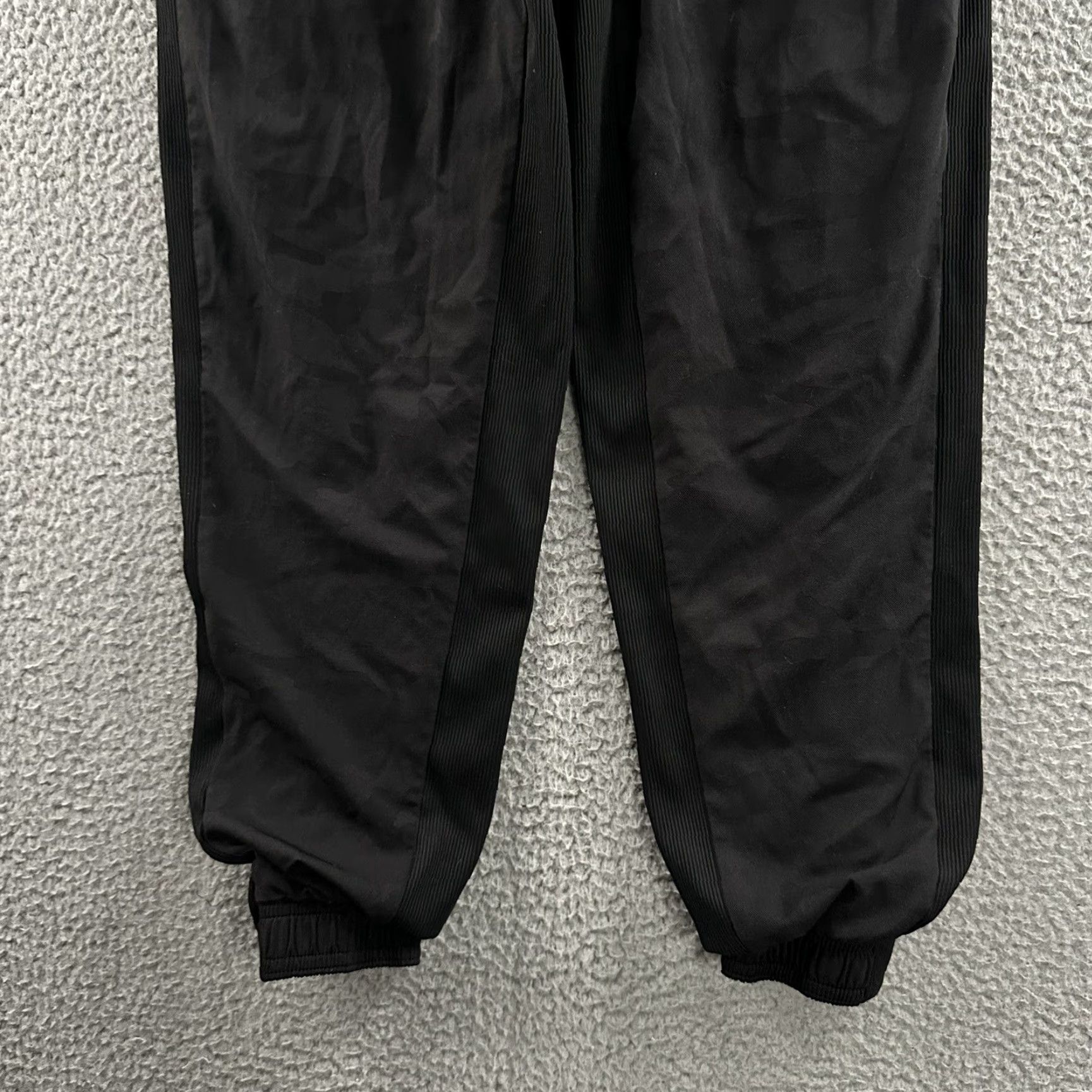 Athleta Athleta Pants Black 2 Jogger Mid Rise Camo Stretch Lined Polyester Blend Womens Tapered Jogger Feature: Stretch Size 26" / US 2 / IT 38 - 5 Thumbnail