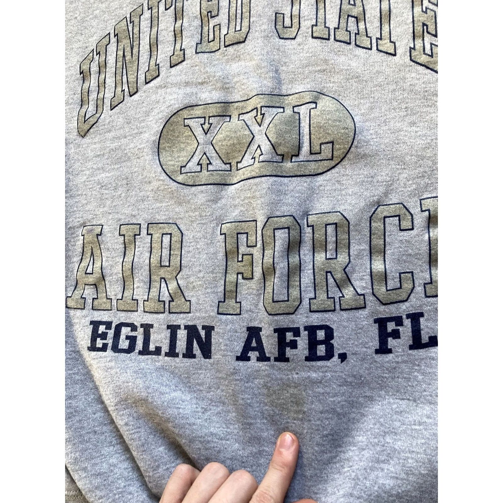 Soffe VINTAGE Soffe Sweatshirt Mens Large 90s Gray Pullover Florida USAF Eglin Air Force Base Shirt Size US L / EU 52-54 / 3 - 7 Thumbnail