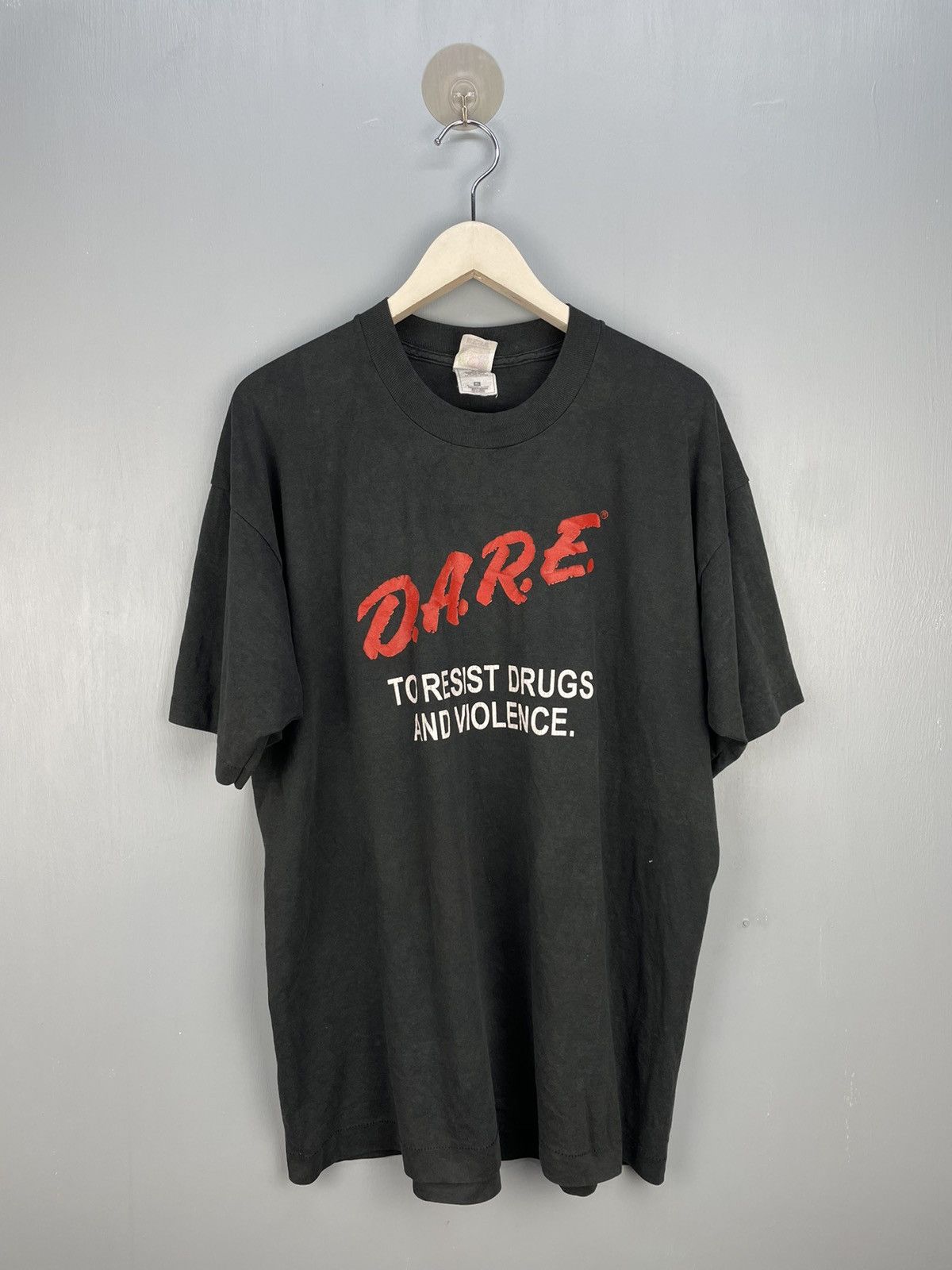Afro Hair Pick Resist T Shirt Vintage Distressed Retro Look Afro Hair Pick Resist T Shirt Vintage Distressed Retro Look