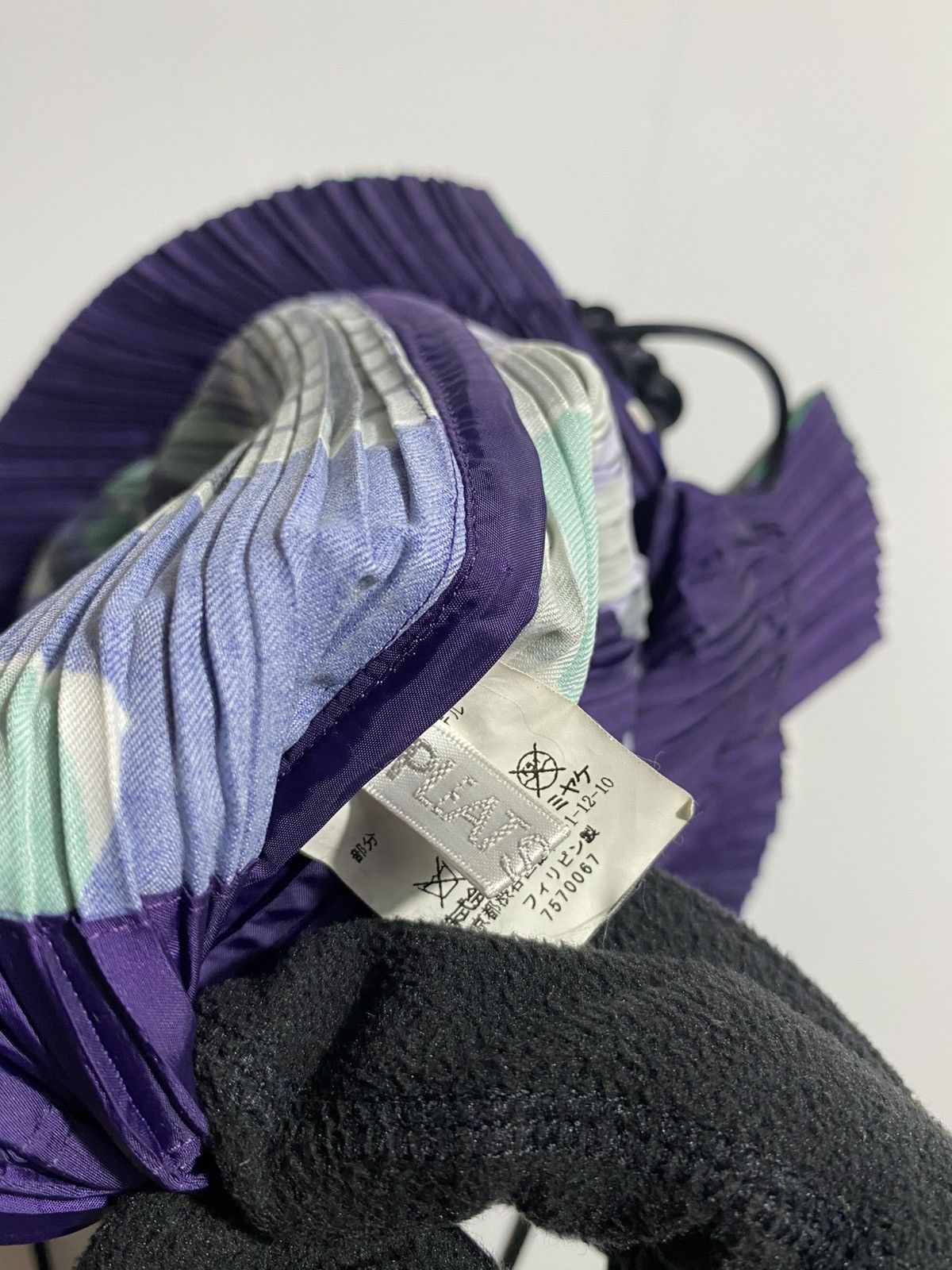 Pleats Please Issey Miyake PLEATS PLEASE BY ISSEY MIYAKE GRAPHIC DRAWSTRING BAG Size ONE SIZE - 6 Thumbnail