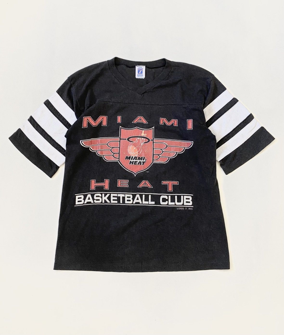 NBA × Salem Sportswear × Vintage Vintage Miami Heat NBA Graphic V neck Tee Size US M / EU 48-50 / 2 - 1 Thumbnail