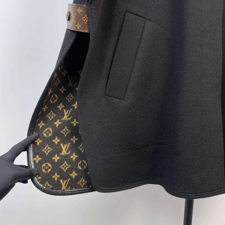 Louis Vuitton Louis Vuitton Black woolen cloak coat with full print on t Size XS / US 0-2 / IT 36-38 - 7 Thumbnail