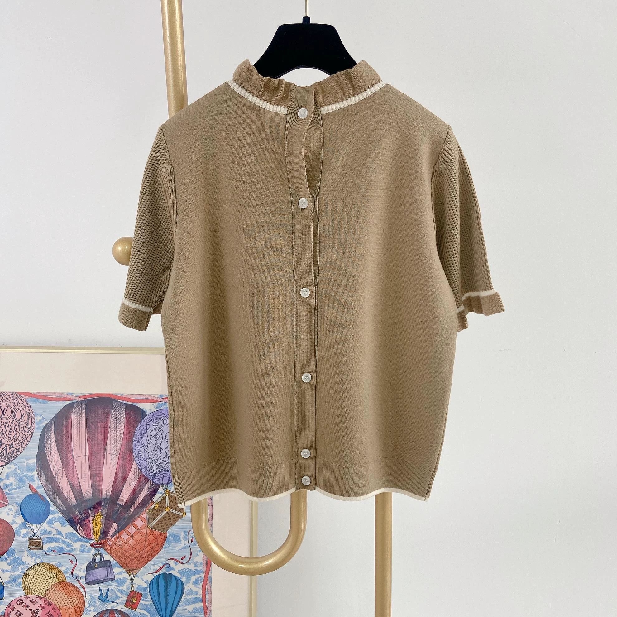 Burberry Burberry Camel Bear Knit Top 14Y With Tags Size XS / US 0-2 / IT 36-38 - 3 Thumbnail
