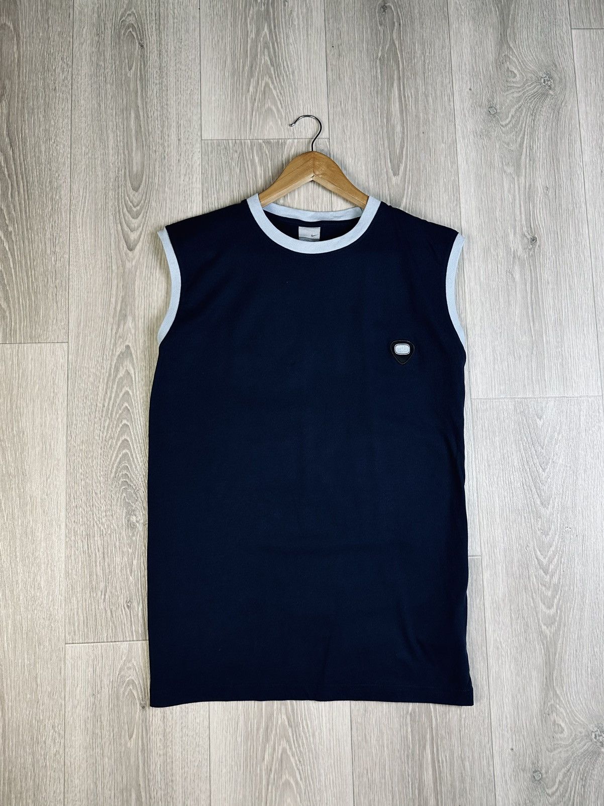 Nike × Vintage Vintage 90s Nike tank top y2k swoosh small logo Size US L / EU 52-54 / 3 - 3 Thumbnail