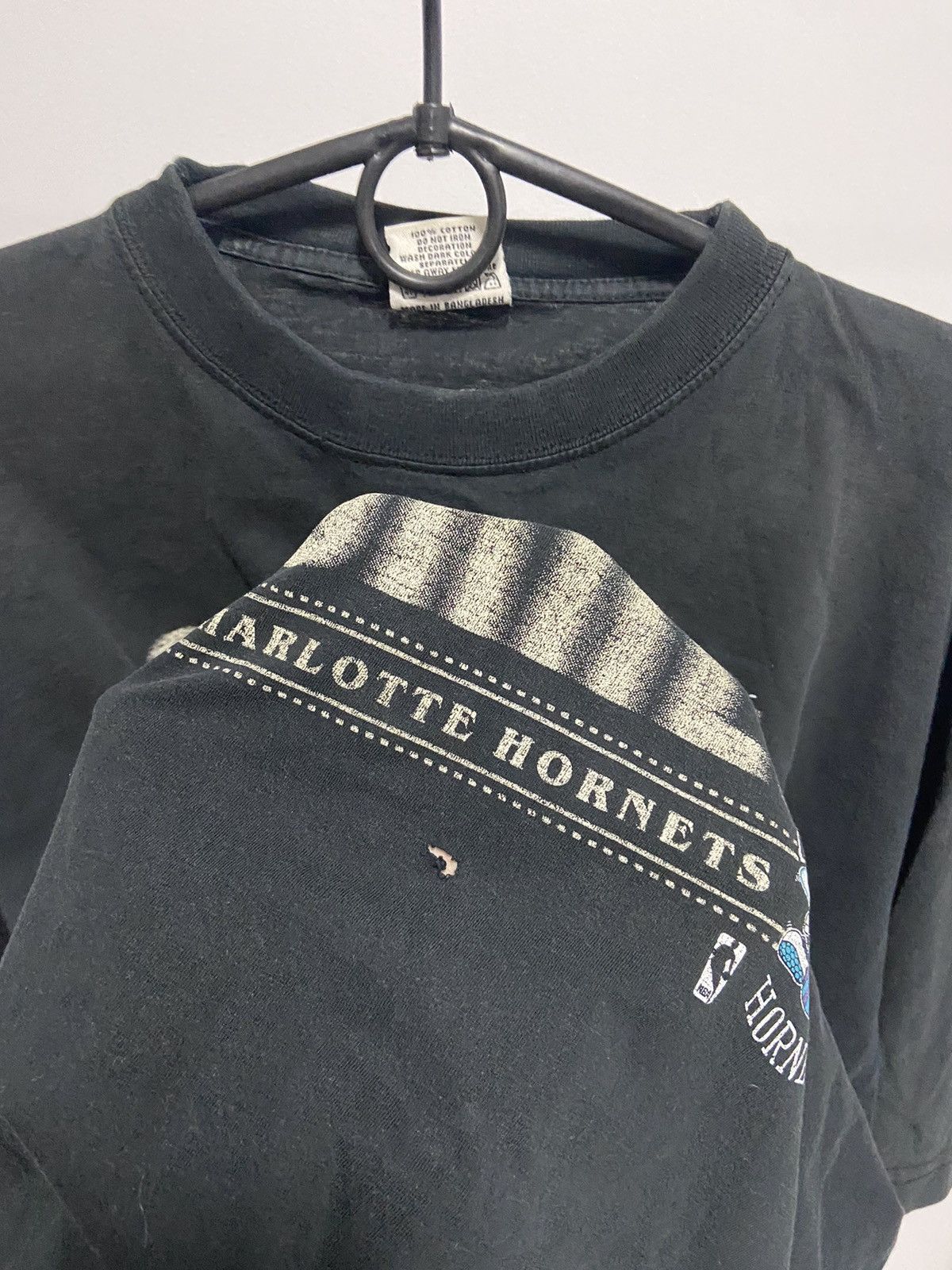 NBA × Vintage Charlotte Hornets Vintage T Shirt Big Logo NBA Size US XL / EU 56 / 4 - 8 Thumbnail
