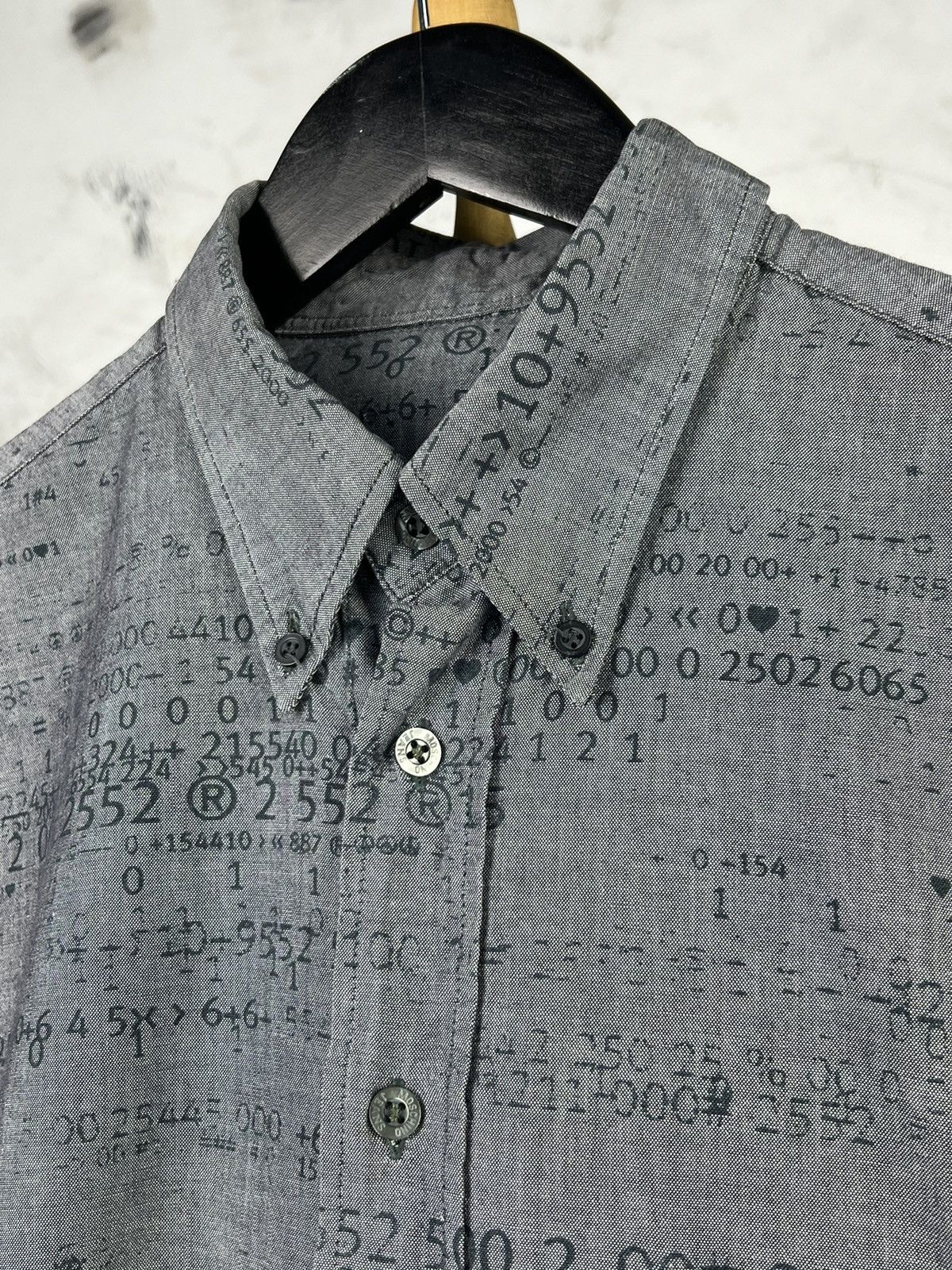 Moschino Vintage Moschino Jeans Printed Button-Up Shirt Size L - XL Size US L / EU 52-54 / 3 - 4 Thumbnail