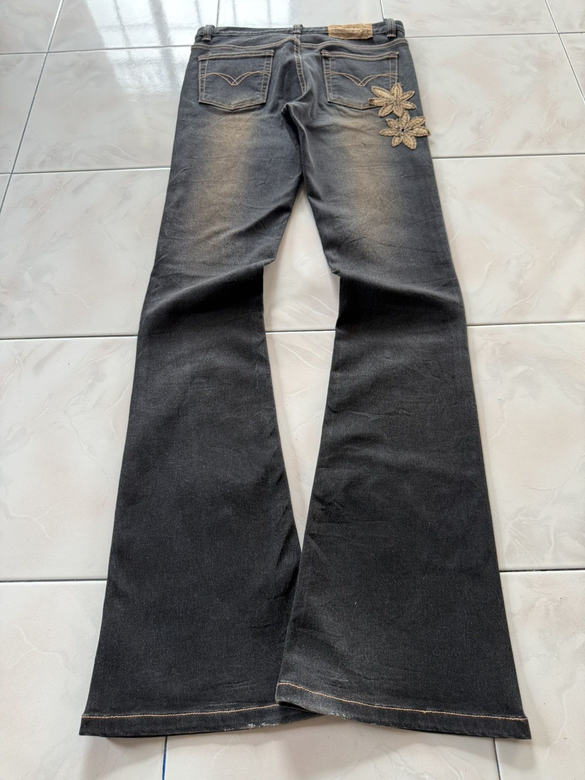 Japanese Brand Cosmo Japan Weed Leaf Suede Patch Mud Fade Flared Jeans Size US 27 - 2 Thumbnail