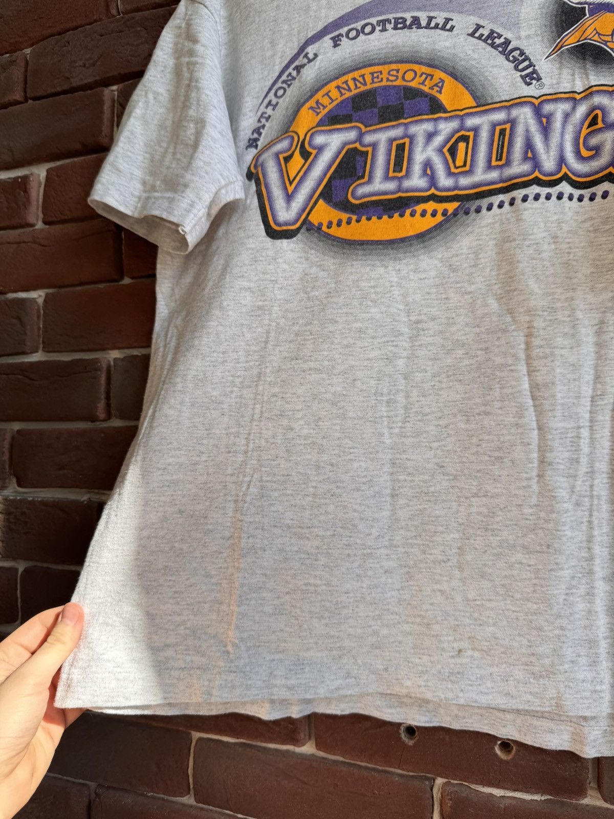NFL Vintage Minnesota Vikings Tee 90s NFL NHL NBA HYPE STREETWEA Size US L / EU 52-54 / 3 - 9 Thumbnail