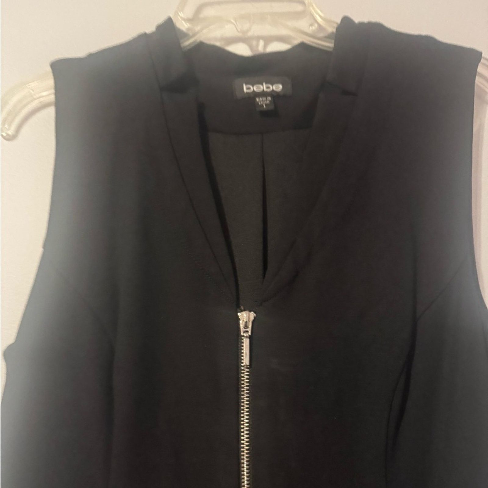 Bebe Bebe Black Sleeveless Zip Front Jumpsuit size large Size 32" / US 10 / IT 46 - 5 Thumbnail