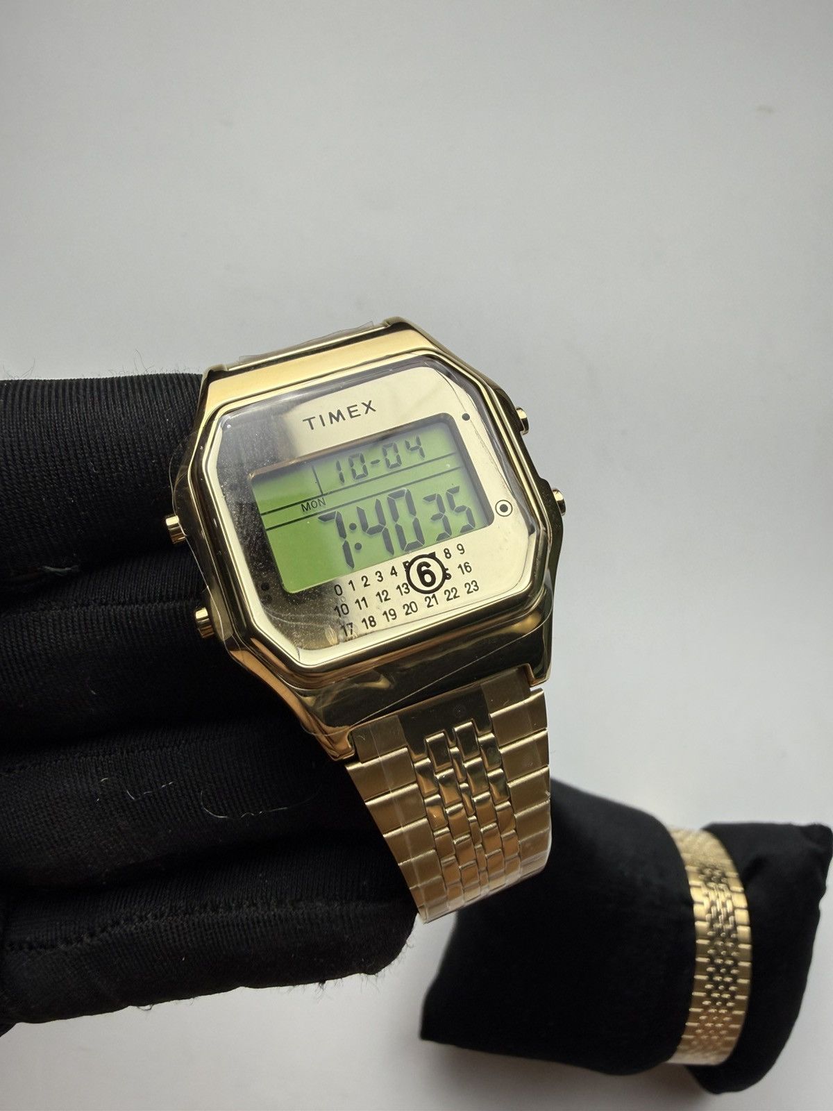 Maison Margiela × Timex Maison Margiela x Timex T80 Gold Watch Size ONE SIZE - 8 Thumbnail
