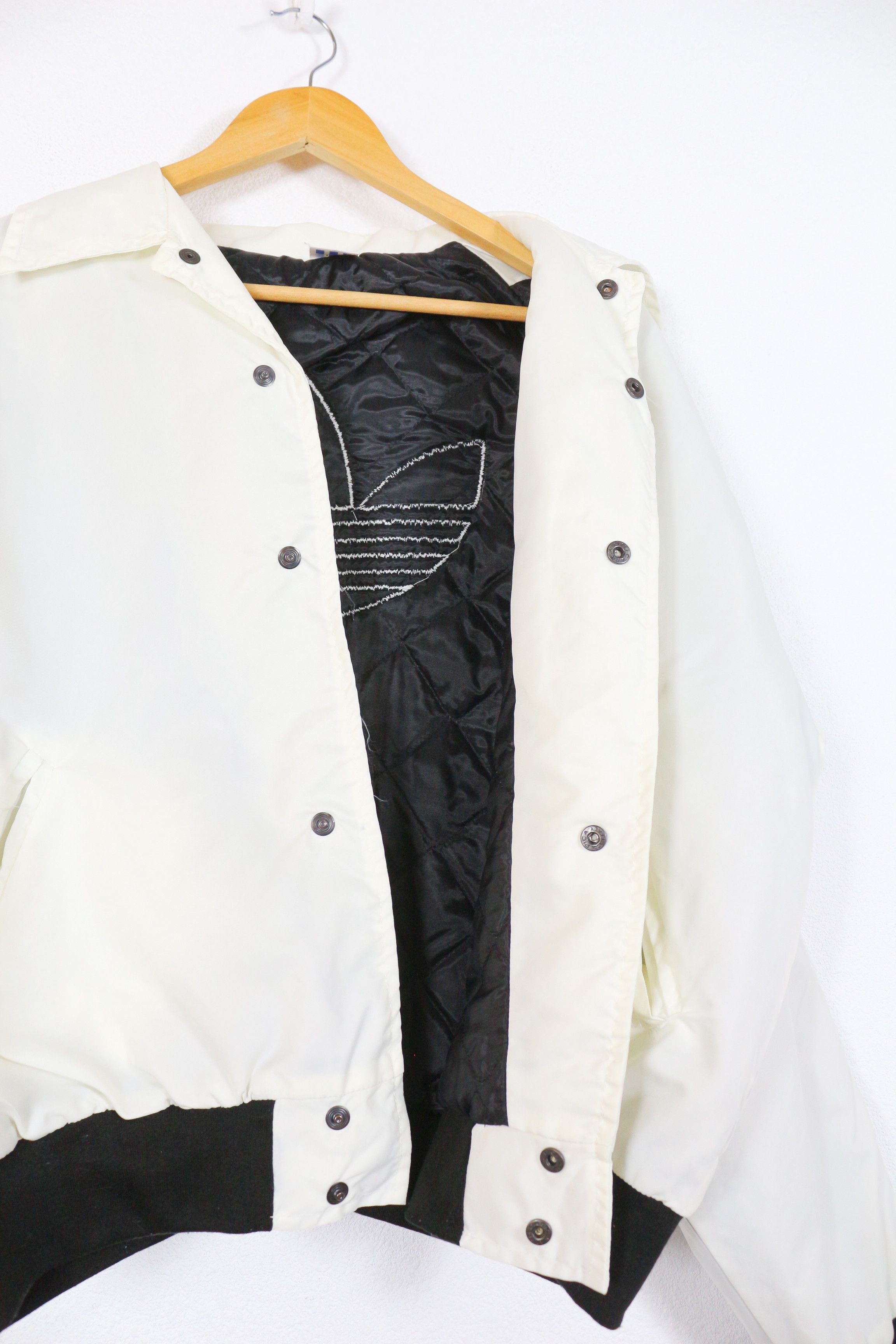 Adidas Vintage Adidas Logo Varsity Nylon Bomber Jacket USA Made Size US S / EU 44-46 / 1 - 5 Thumbnail