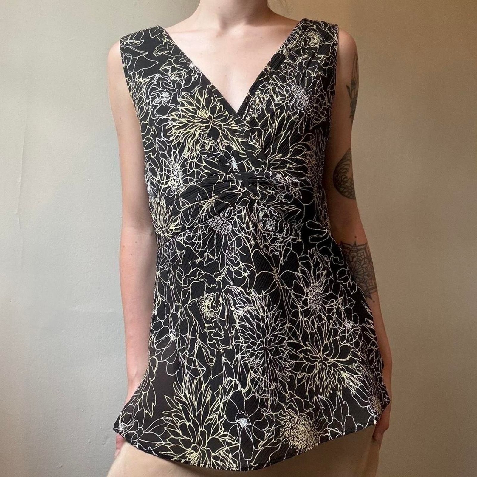 Vintage Vintage Casual Corner Annex Floral Sleeveless Blouse Medium Size M / US 6-8 / IT 42-44 - 1 Thumbnail