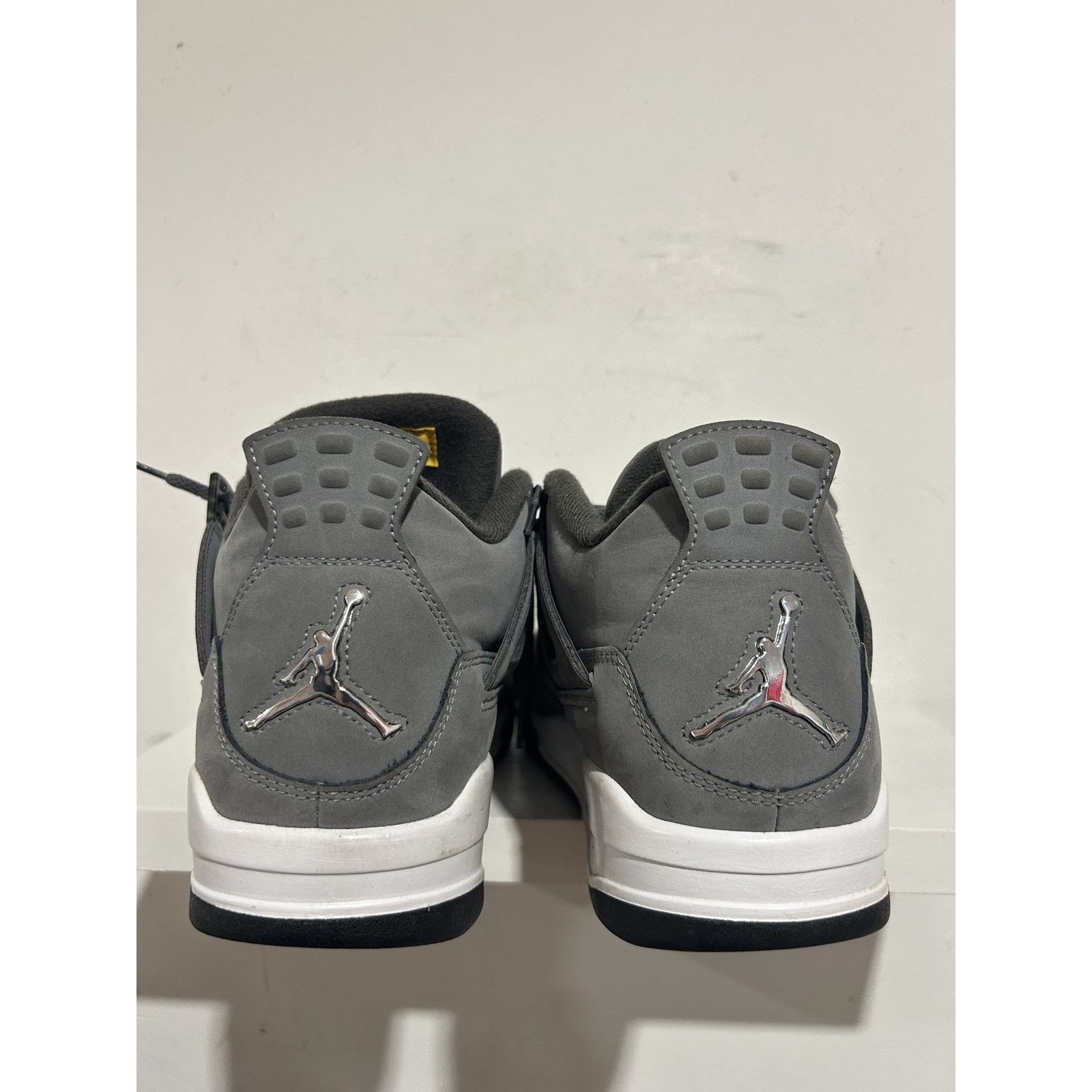 Jordan Brand NIKE JORDAN 4 COOL GREY 2019 SIZE 9.5 PREOWNED Size US 9.5 / EU 42-43 - 5 Thumbnail