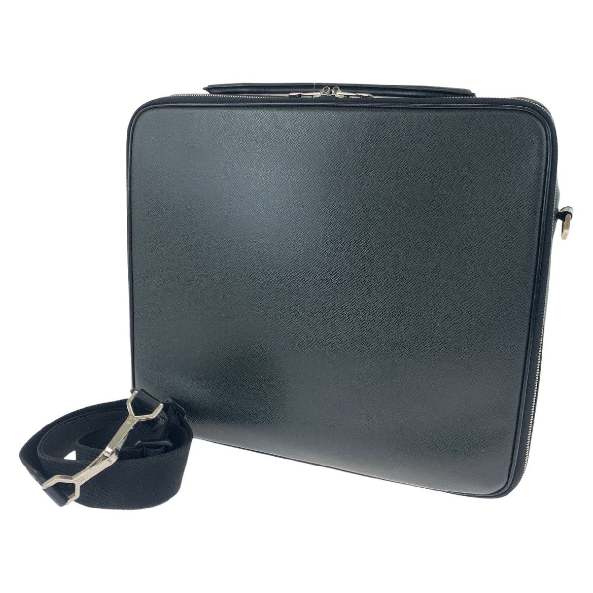 Louis Vuitton Louis Vuitton Louis Vuitton Taiga Odessa Black Leather Shoulder Bag M30832 Leather Shoulder Bag M30832 in Very Good Condition Size ONE SIZE - 1 Thumbnail