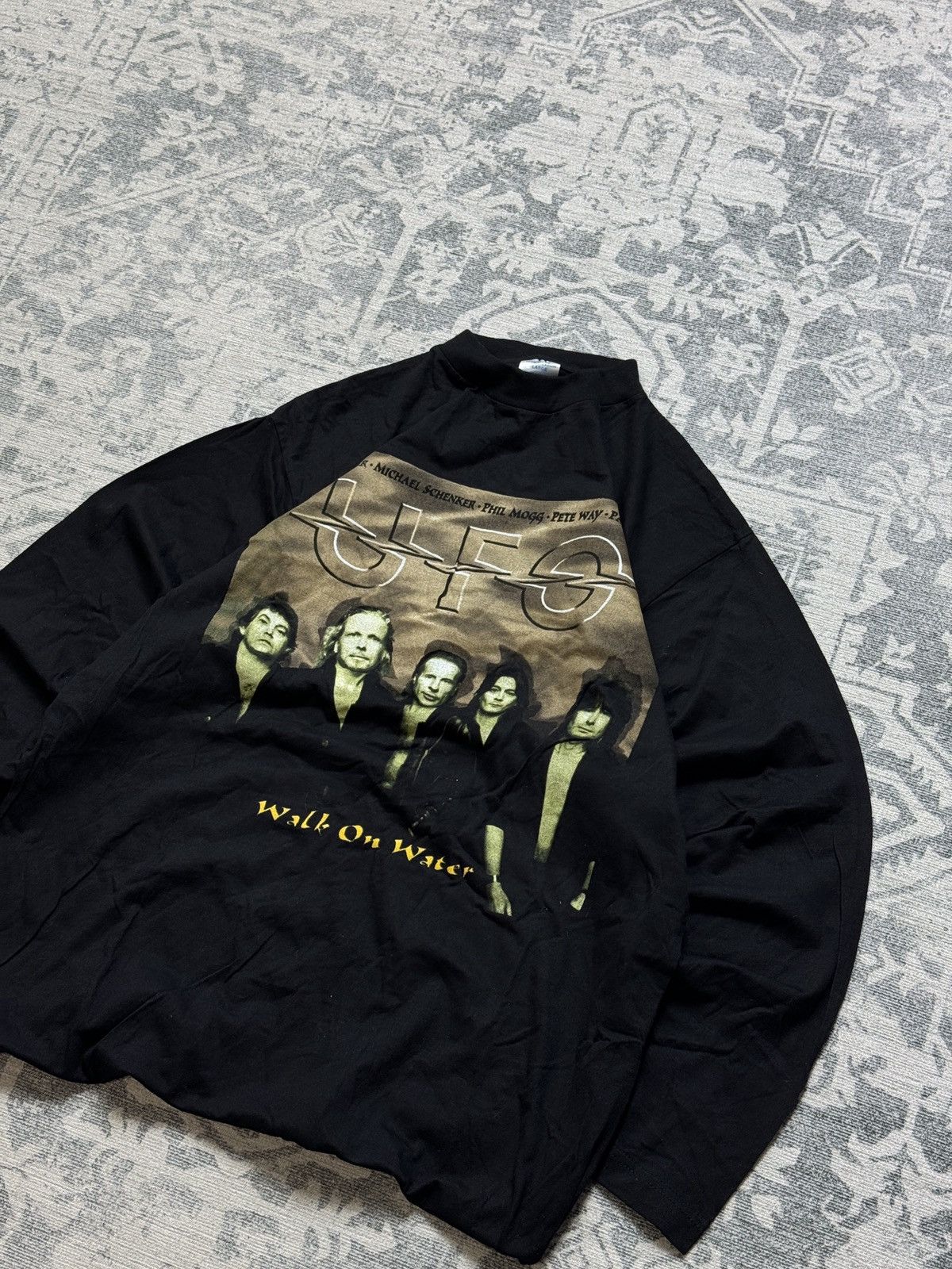 Band Tees 💥Vintage UFO Walk On Water Tour 1998 Rock Merch Longsleeve Size US L / EU 52-54 / 3 - 3 Thumbnail