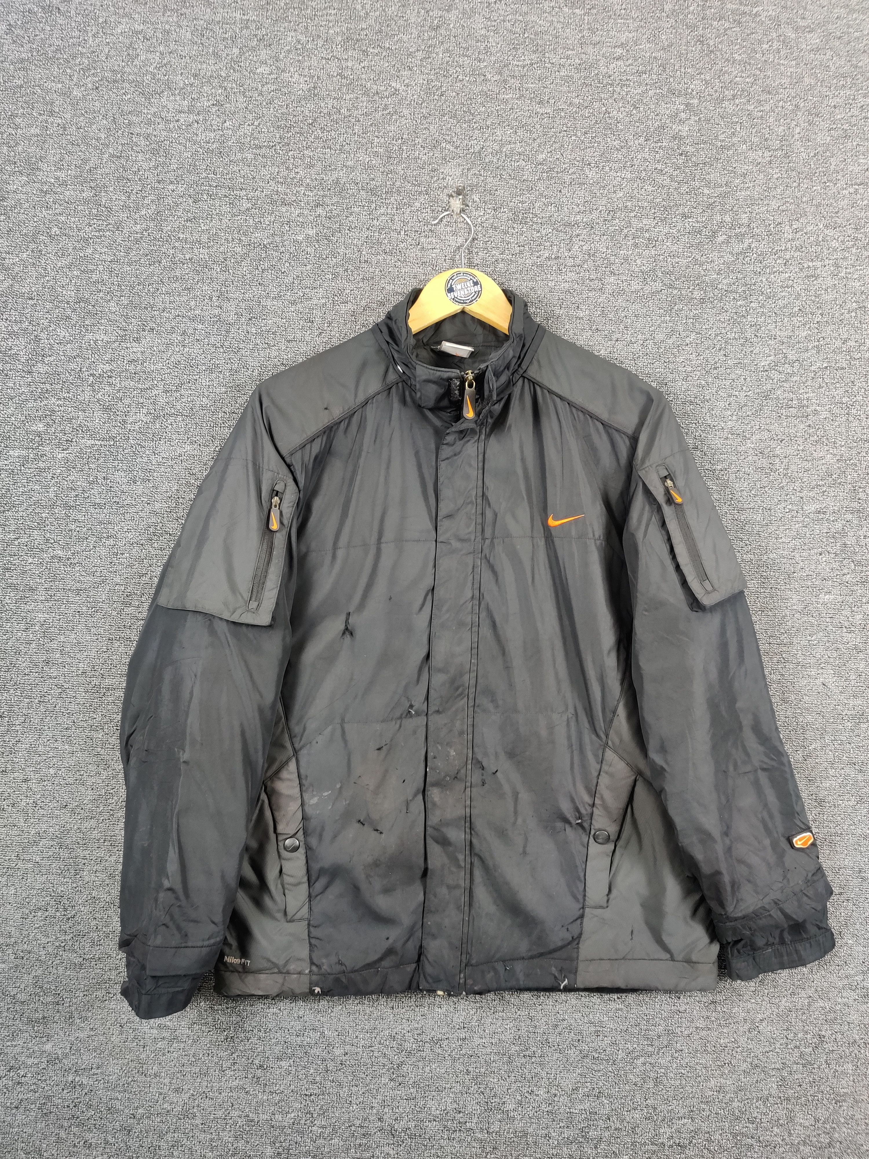 Nike Vintage Nike Windbreaker Light Jacket Size US L / EU 52-54 / 3 - 1 Thumbnail