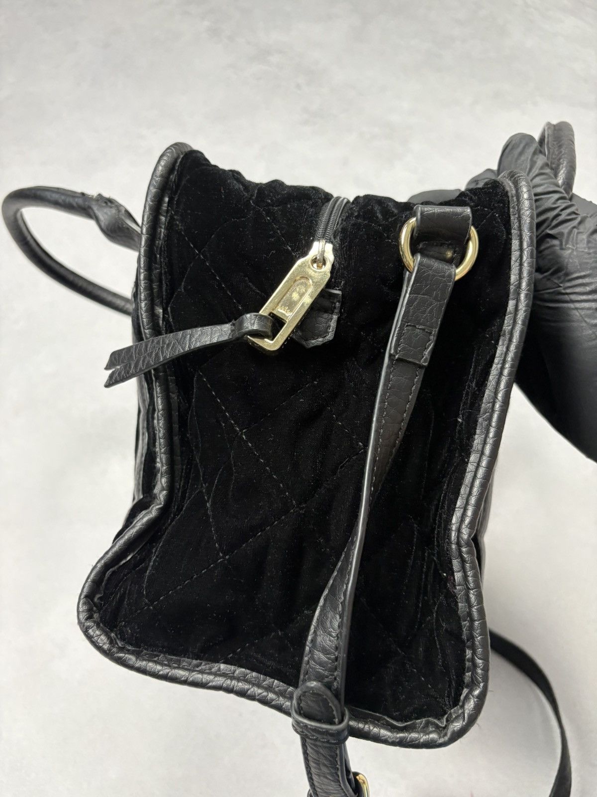 Juicy Couture Juicy Couture Vintage Velvet Heart Shoulder Crossbody Bag Size ONE SIZE - 9 Thumbnail