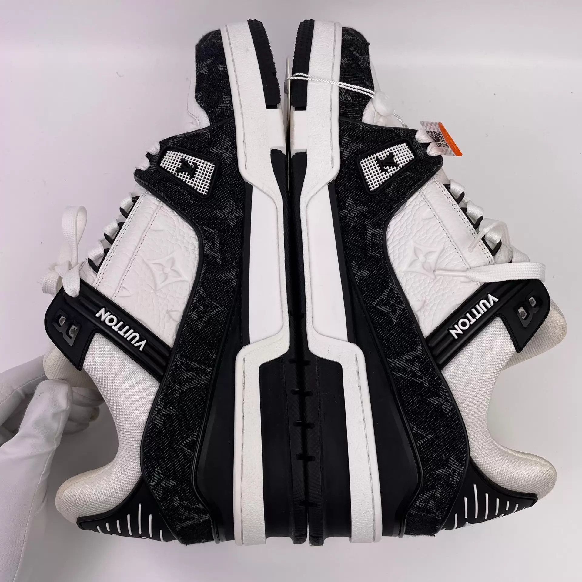 Louis Vuitton lv Trainer Black & White Denim US 10 Chip Size US 10 / EU 43 - 3 Thumbnail