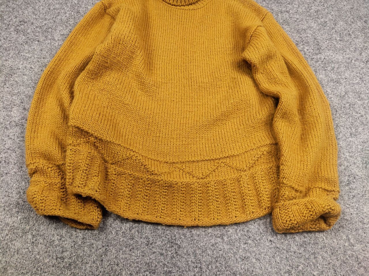 JW Anderson × Uniqlo JW Anderson x Uniqlo Wool Blend Knit Yellow Womens Sweater Size S / US 4 / IT 40 - 9 Thumbnail