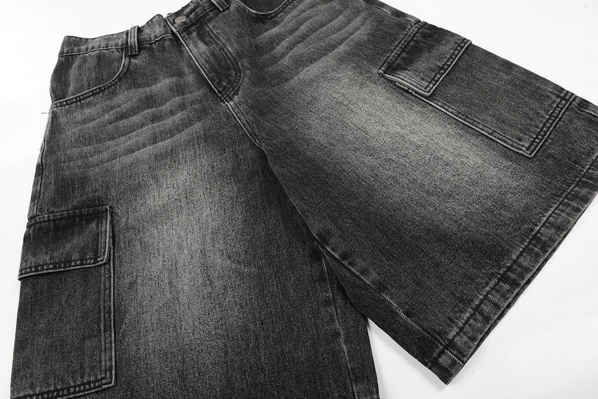 Vintage Men's straight-leg pocket cargo denim shorts Size US 32 / EU 48 - 4 Thumbnail